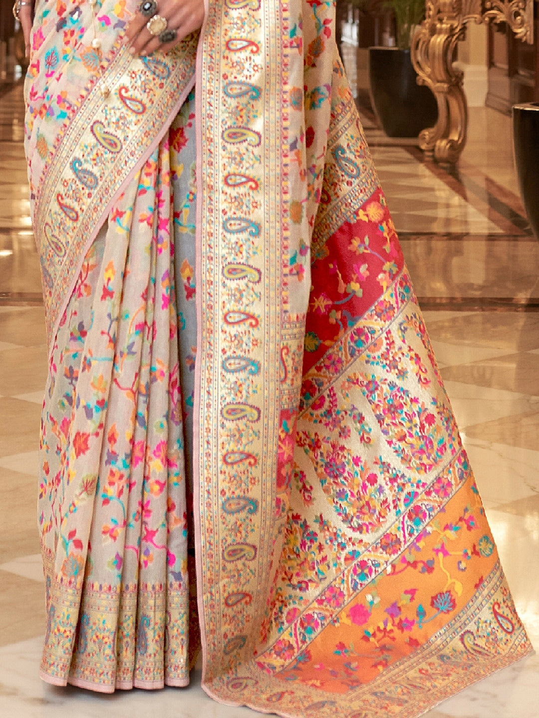 Dhiyona GR Women's Kalista Peony White Woven Jamewar Kashmiri Banarasi Saree
