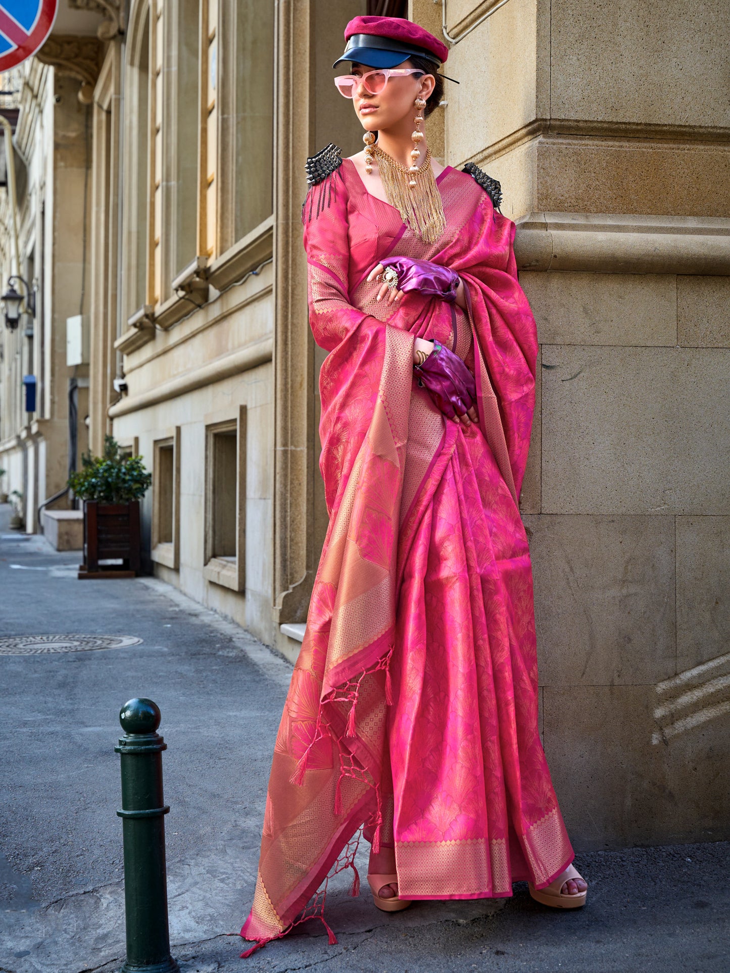 Women's Organza Pink Woven Design Designer Saree With Blouse Piece