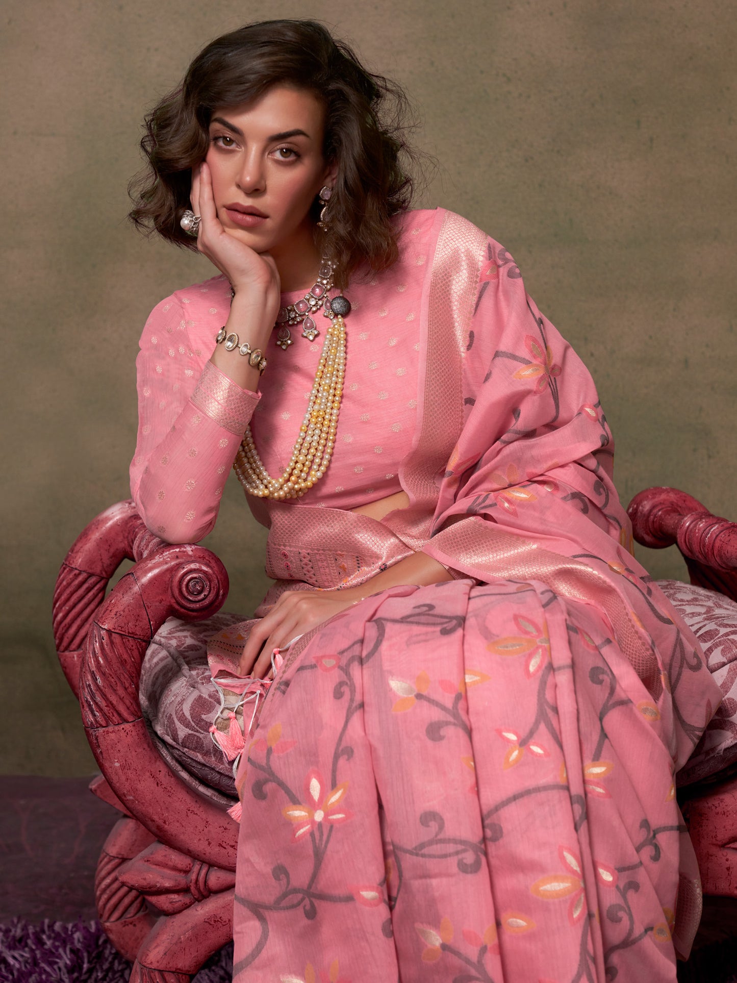 Women's Silk Blend Pink Woven Design Designer Saree With Blouse Piece