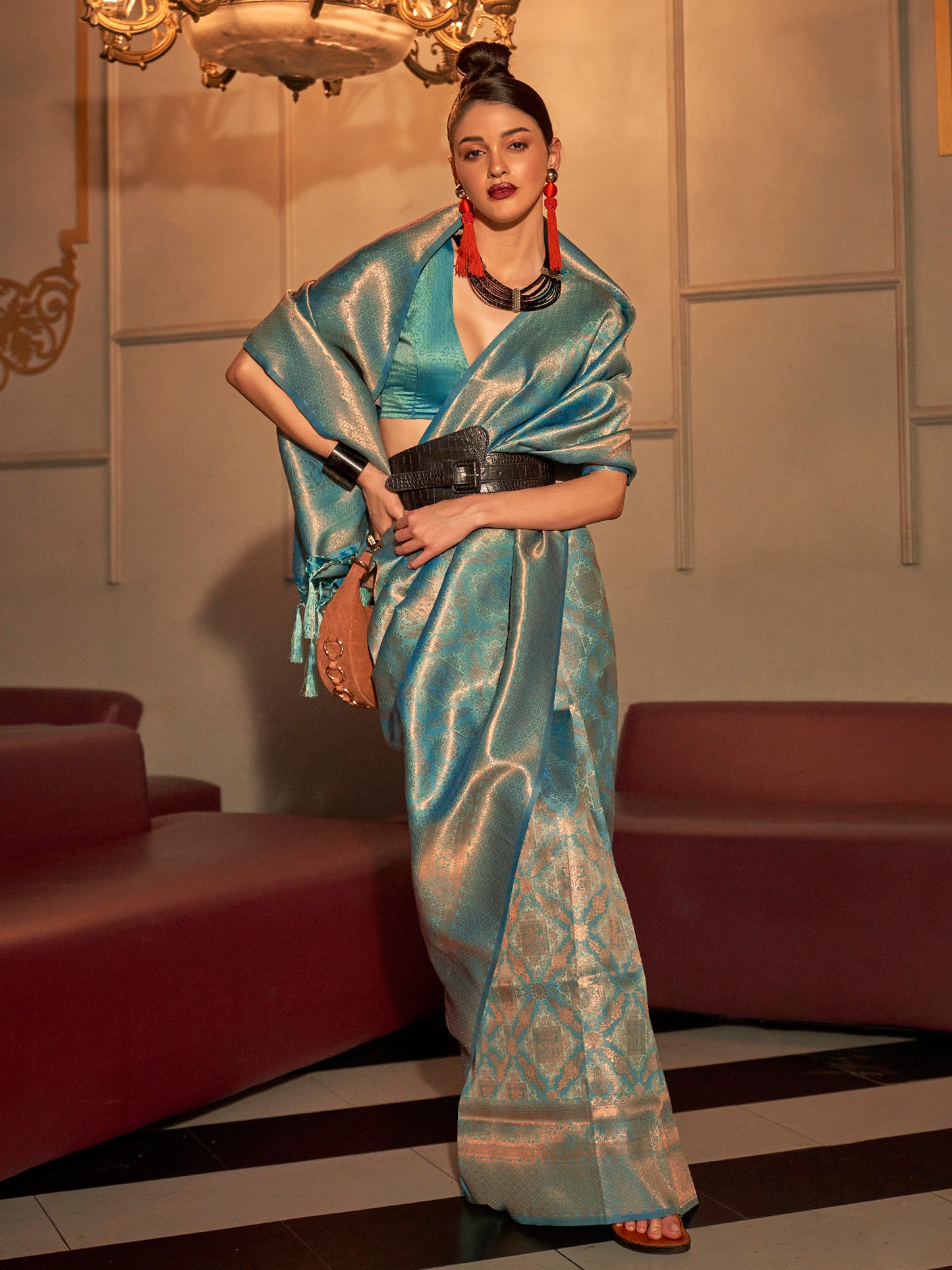 Women's Silk Blend Teal blue Woven Design Handloom Saree With Blouse Piece