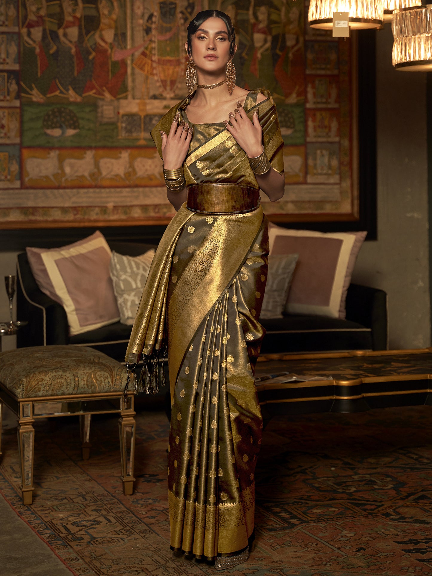 Women's Silk Blend Olive Woven Design Handloom Saree With Blouse Piece