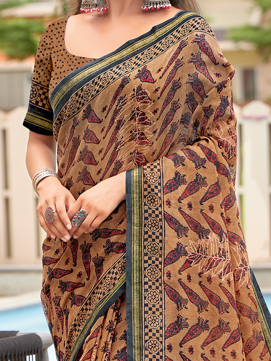 Women's Cotton Brown Printed Designer Saree With Blouse Piece