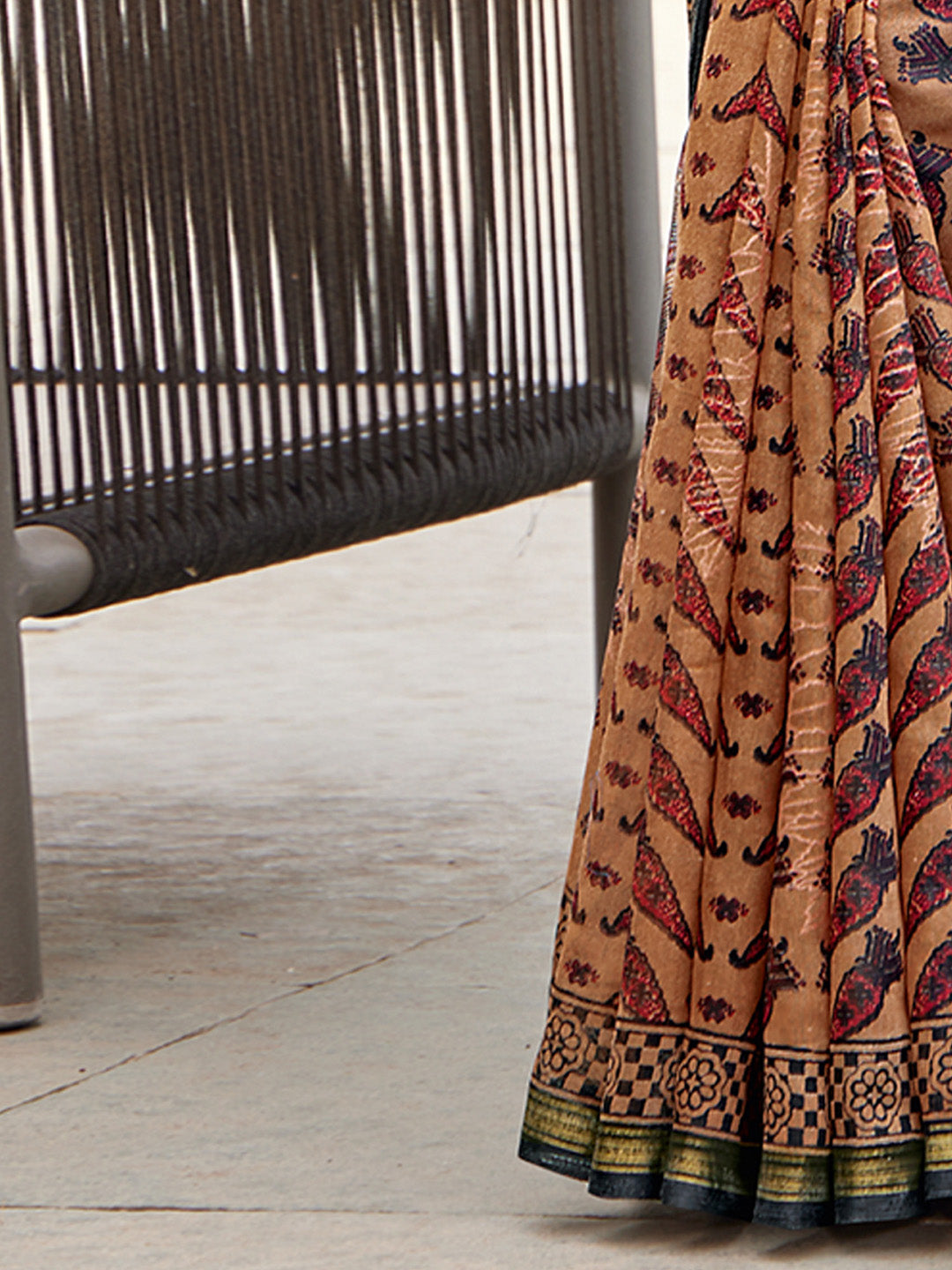 Women's Cotton Brown Printed Designer Saree With Blouse Piece