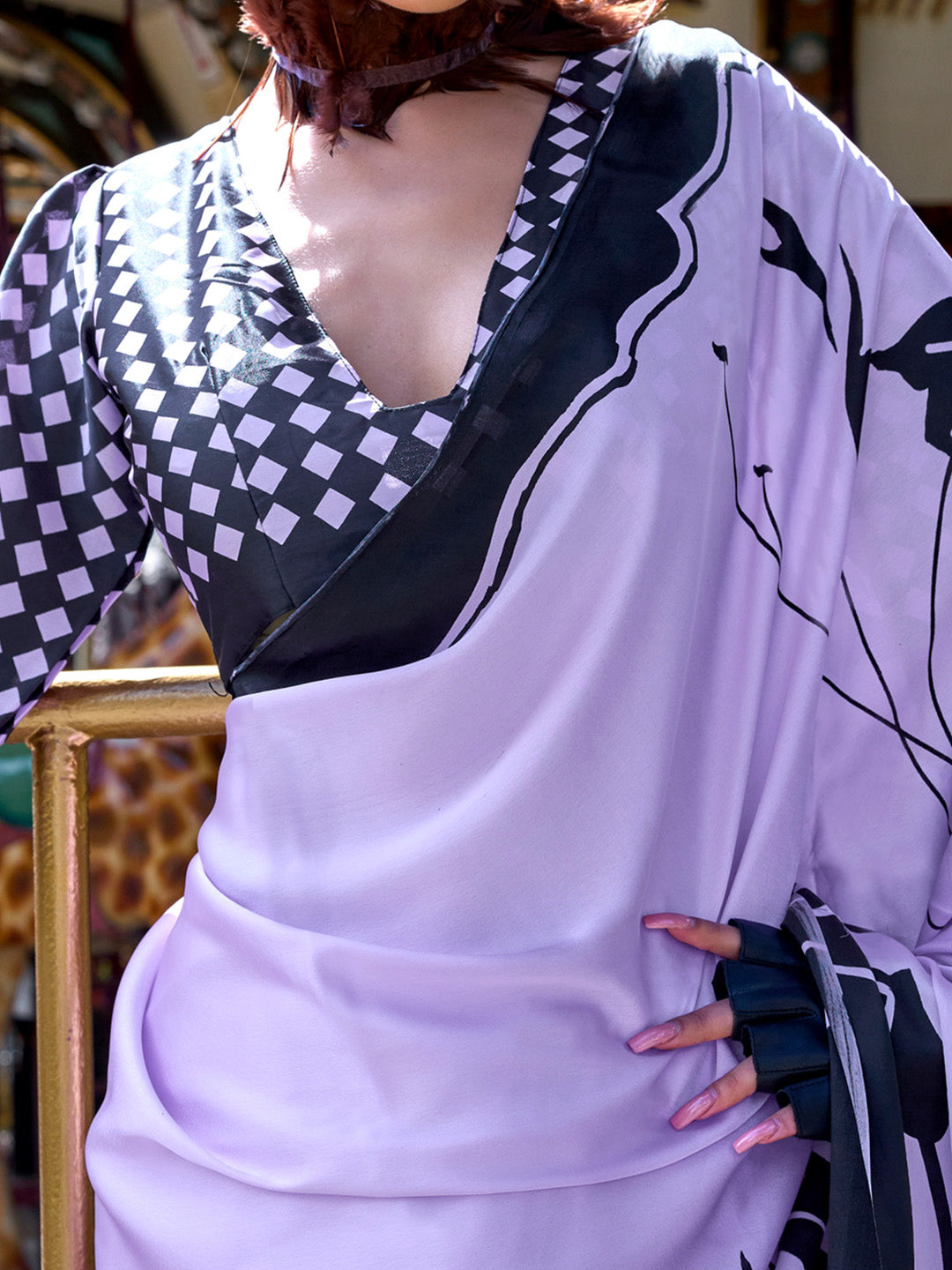 Women's Crepe Lavendar Printed Designer Saree With Blouse Piece