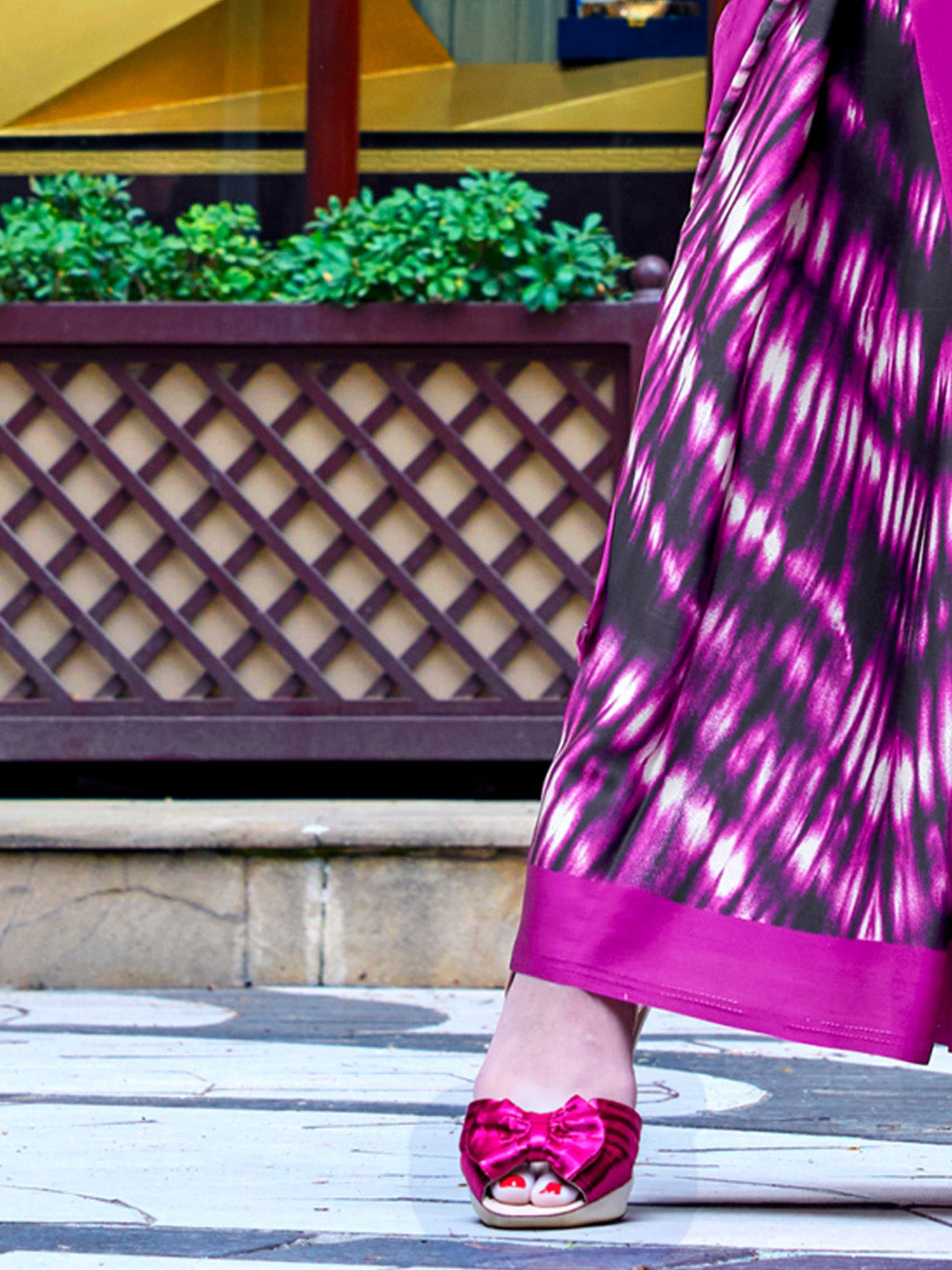 Women's Crepe Pink Printed Designer Saree With Blouse Piece