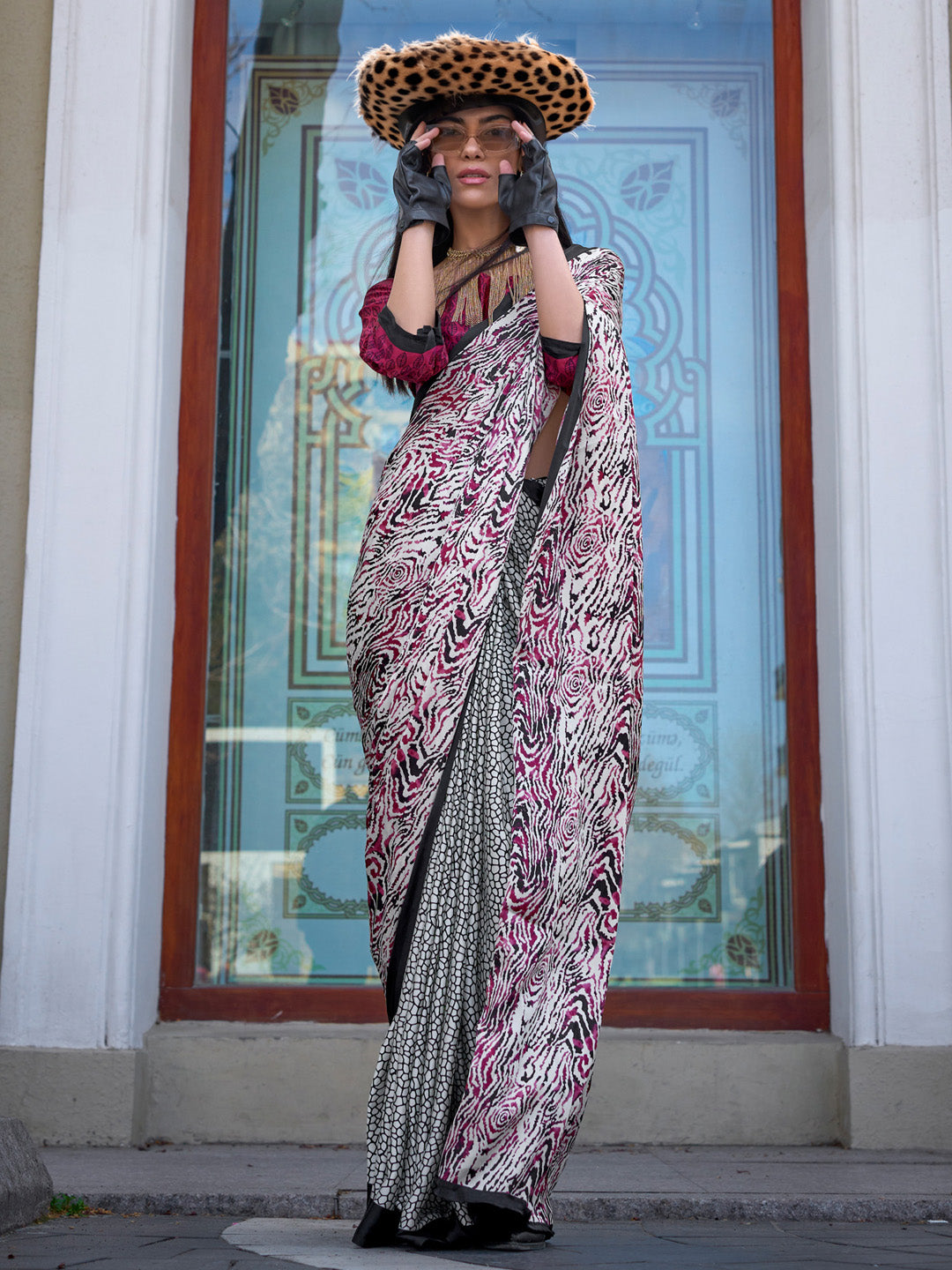 Women's Crepe Pink Printed Designer Saree With Blouse Piece