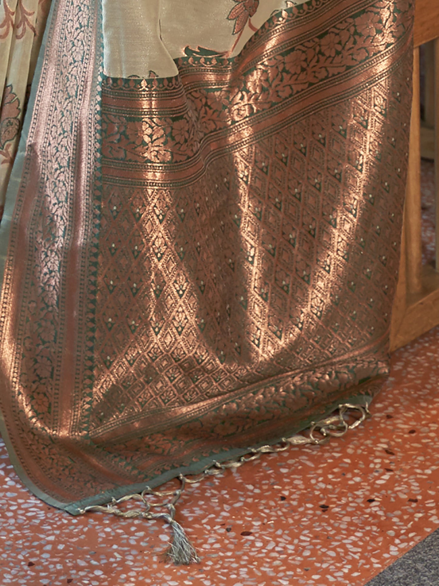 Women's Organza Light Green Woven Design Designer Saree With Blouse Piece