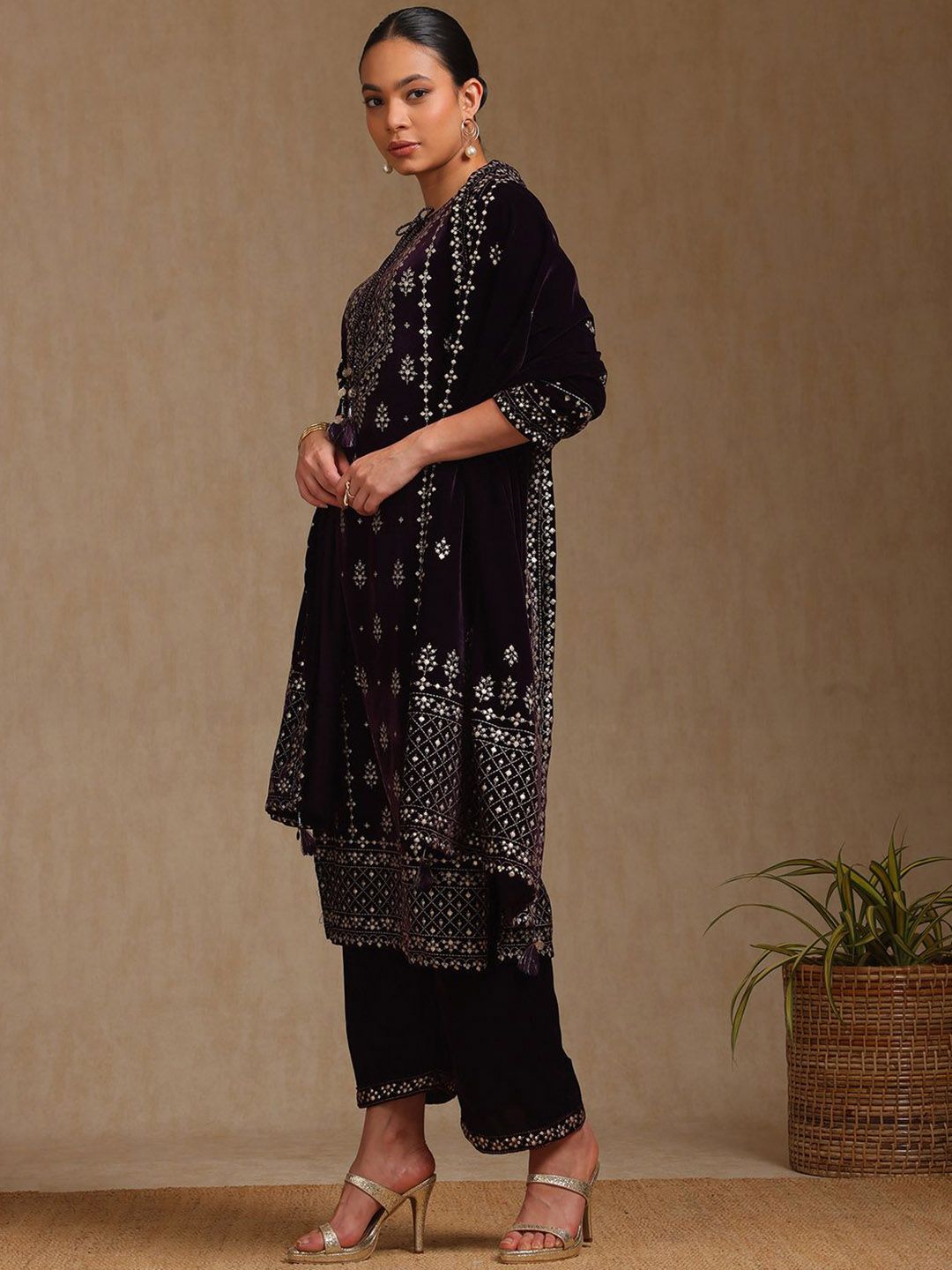Dhiyona SO Women's Ethnic Motifs Printed Round Neck Straight Velvet Kurta With Trousers & Dupatta