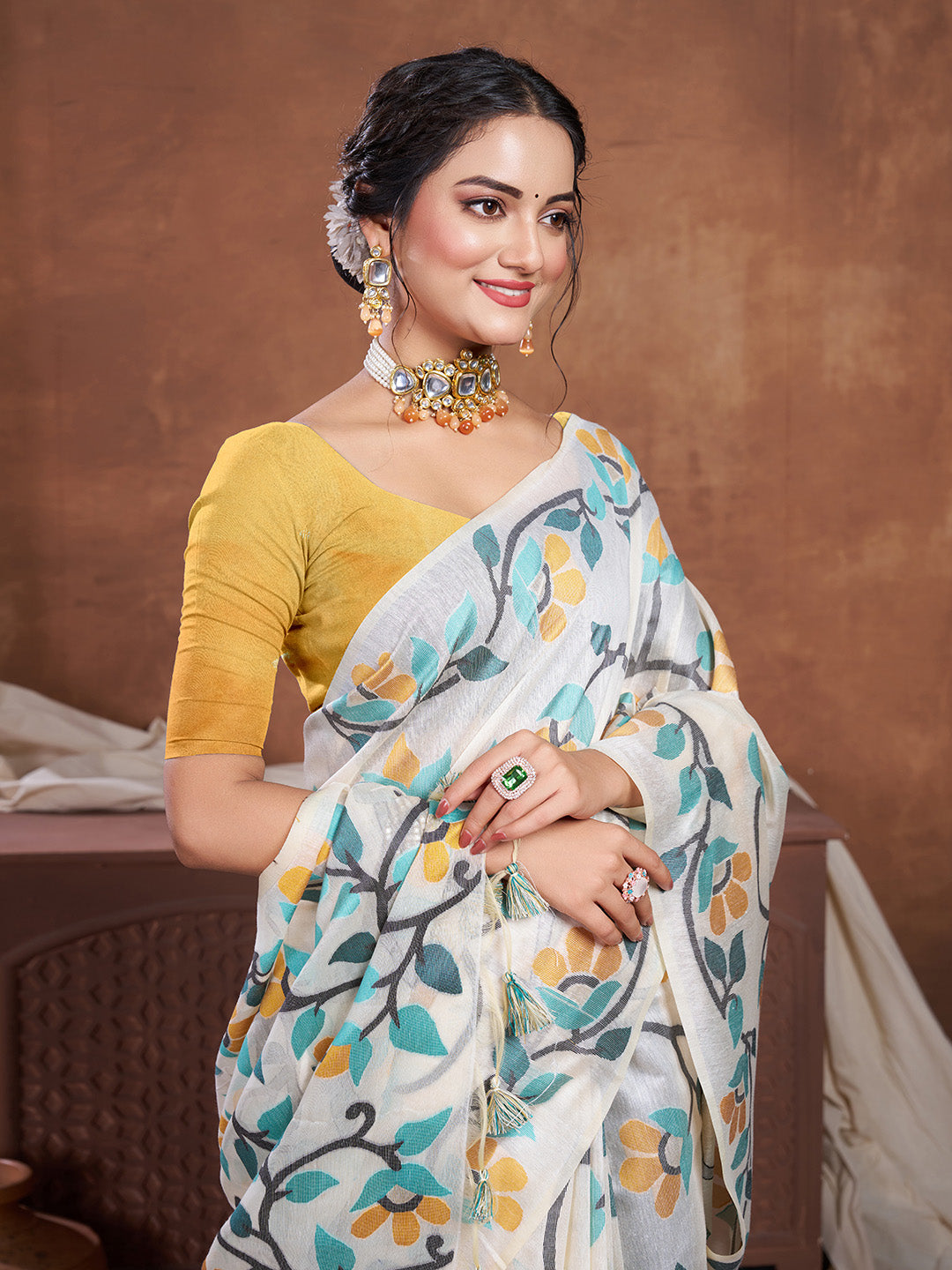 Dhiyona GR Women's Keeyah White & Turquoise Muslin Cotton Jamdani Saree