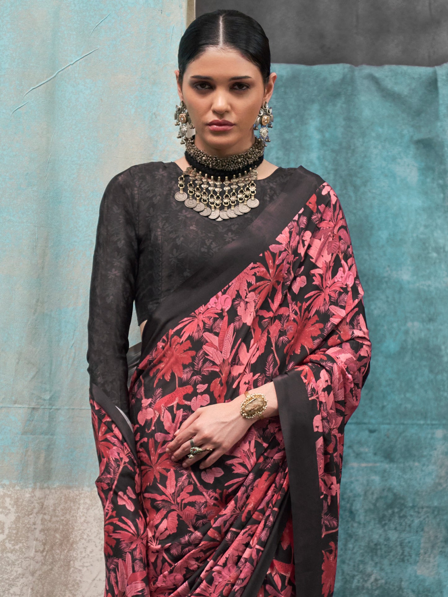 Women's Crepe Black Printed Designer Saree With Blouse Piece