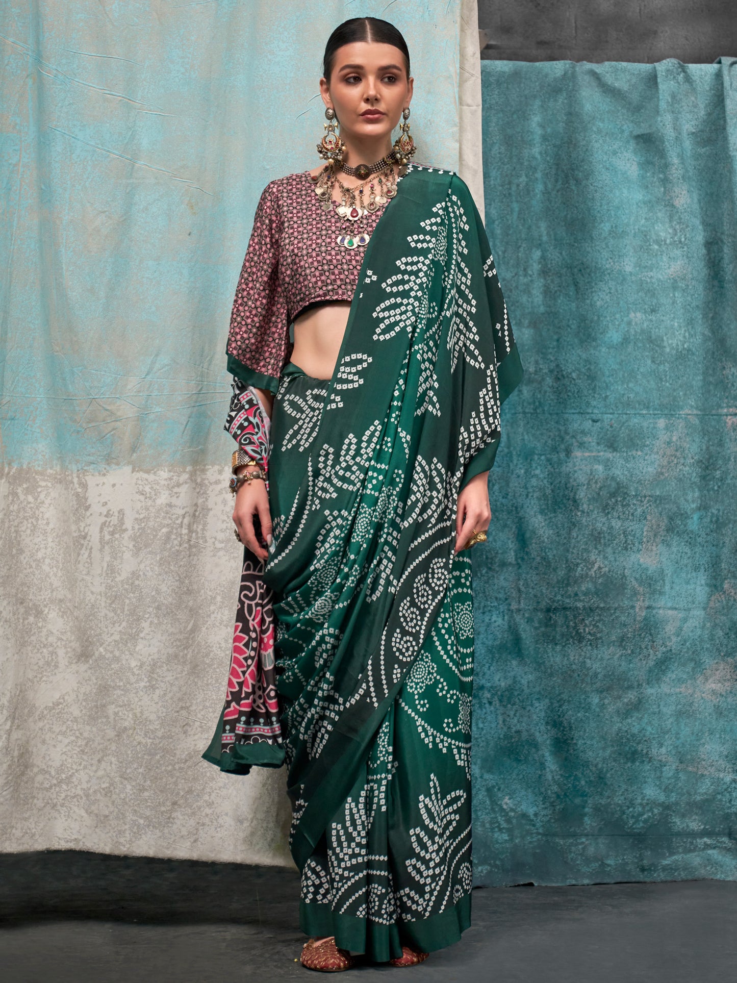 Women's Crepe Green Printed Designer Saree With Blouse Piece