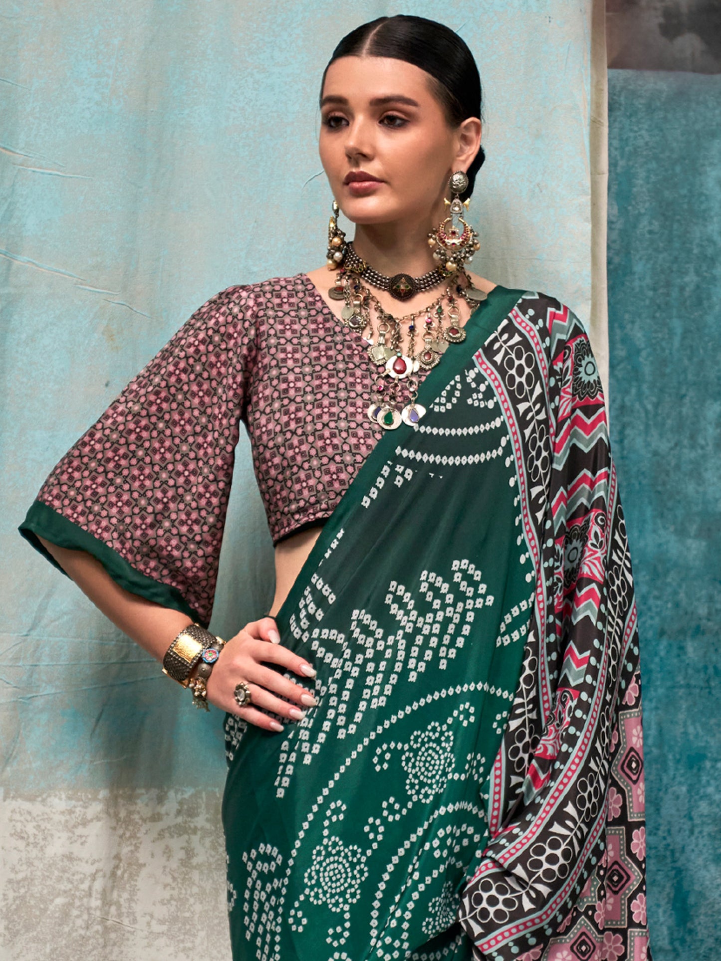Women's Crepe Green Printed Designer Saree With Blouse Piece