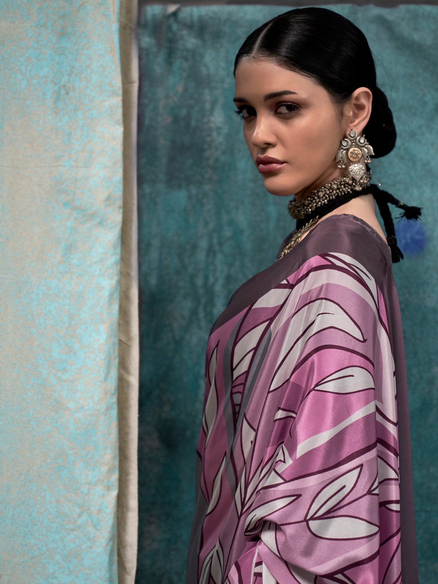 Women's Crepe Grey Printed Designer Saree With Blouse Piece