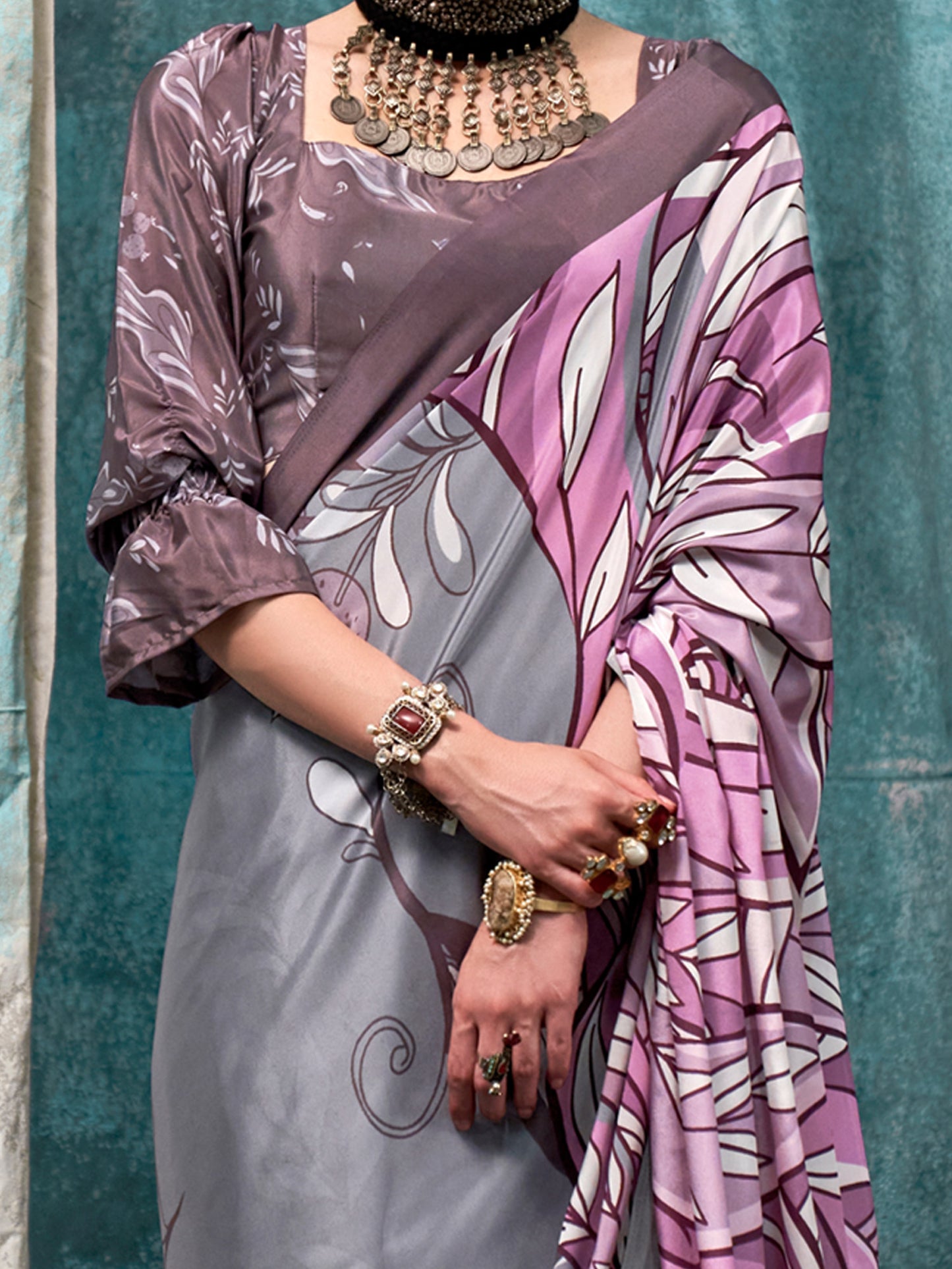 Women's Crepe Grey Printed Designer Saree With Blouse Piece