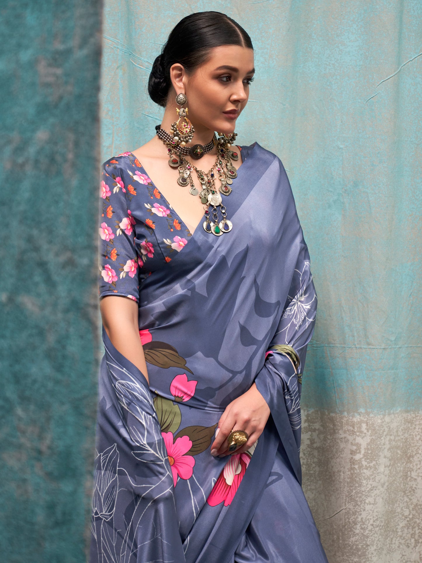 Women's Crepe Metallic Printed Designer Saree With Blouse Piece