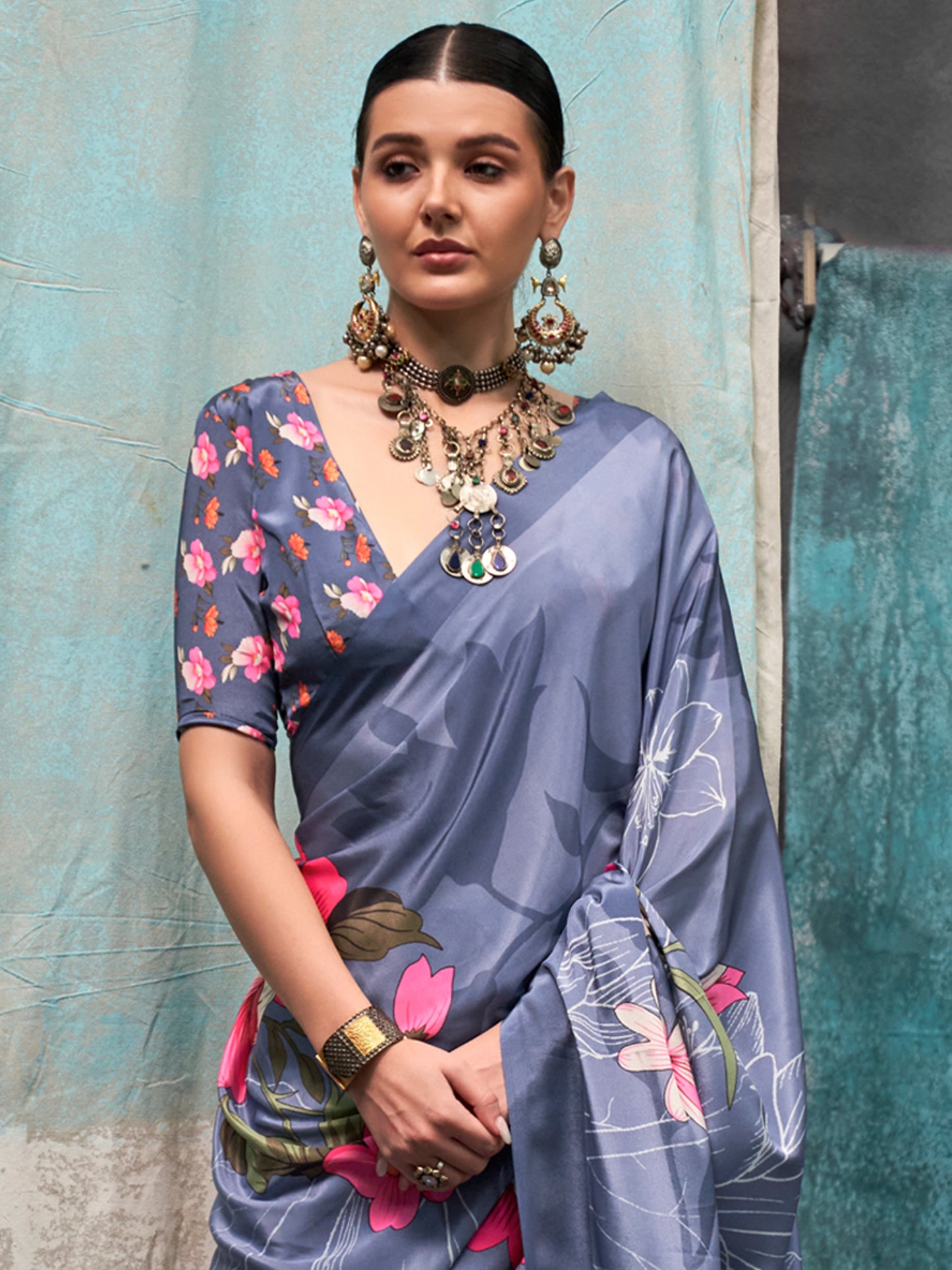 Women's Crepe Metallic Printed Designer Saree With Blouse Piece