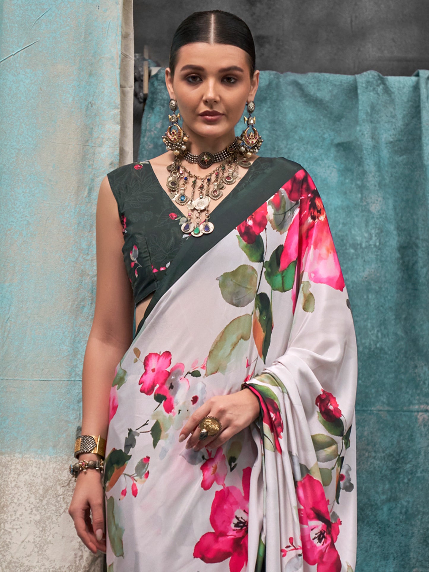Women's Crepe Off White Printed Designer Saree With Blouse Piece