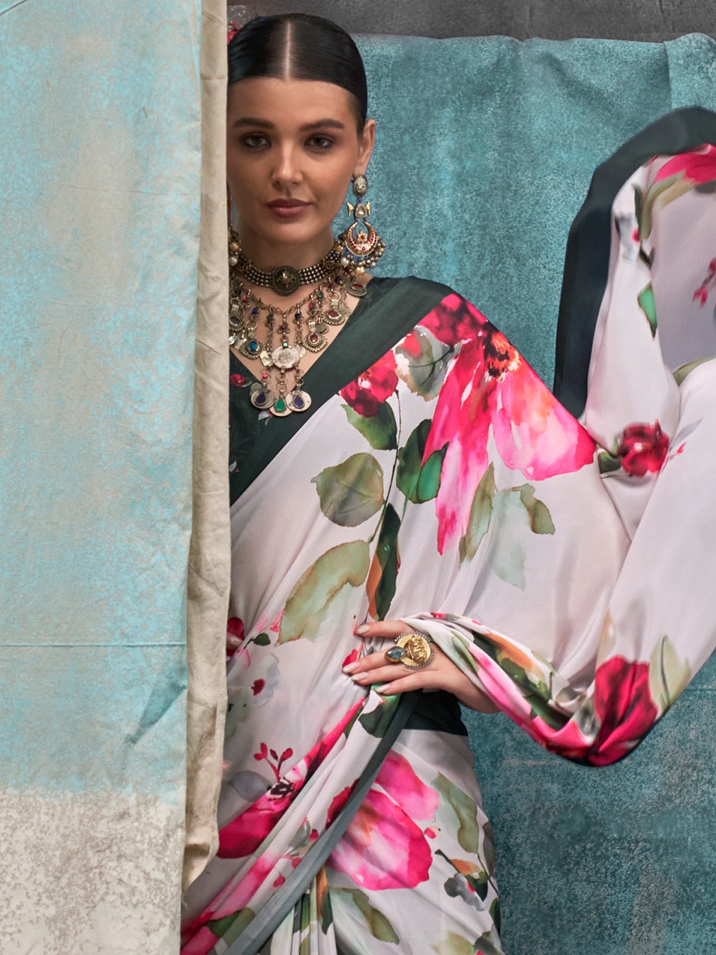 Women's Crepe Off White Printed Designer Saree With Blouse Piece