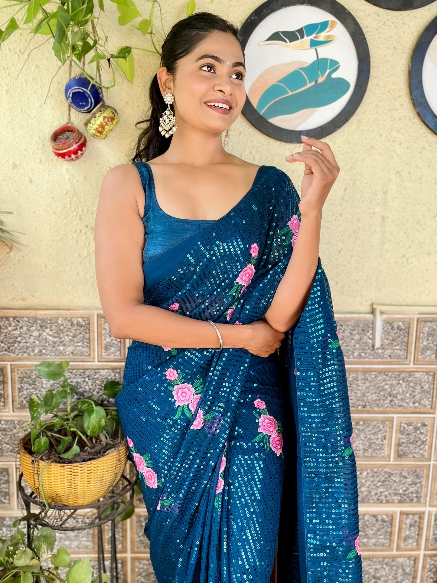 Women's Georgette Magenta Embellished Designer Saree With Blouse Piece