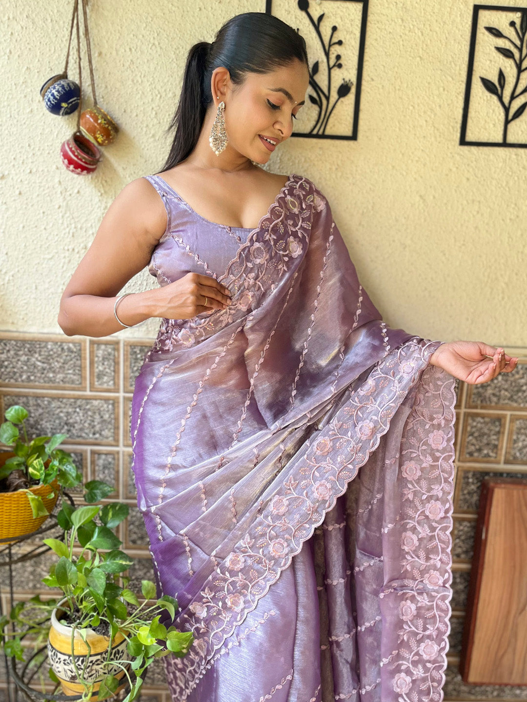 Women's Organza Lavendar Embellished Designer Saree With Blouse Piece