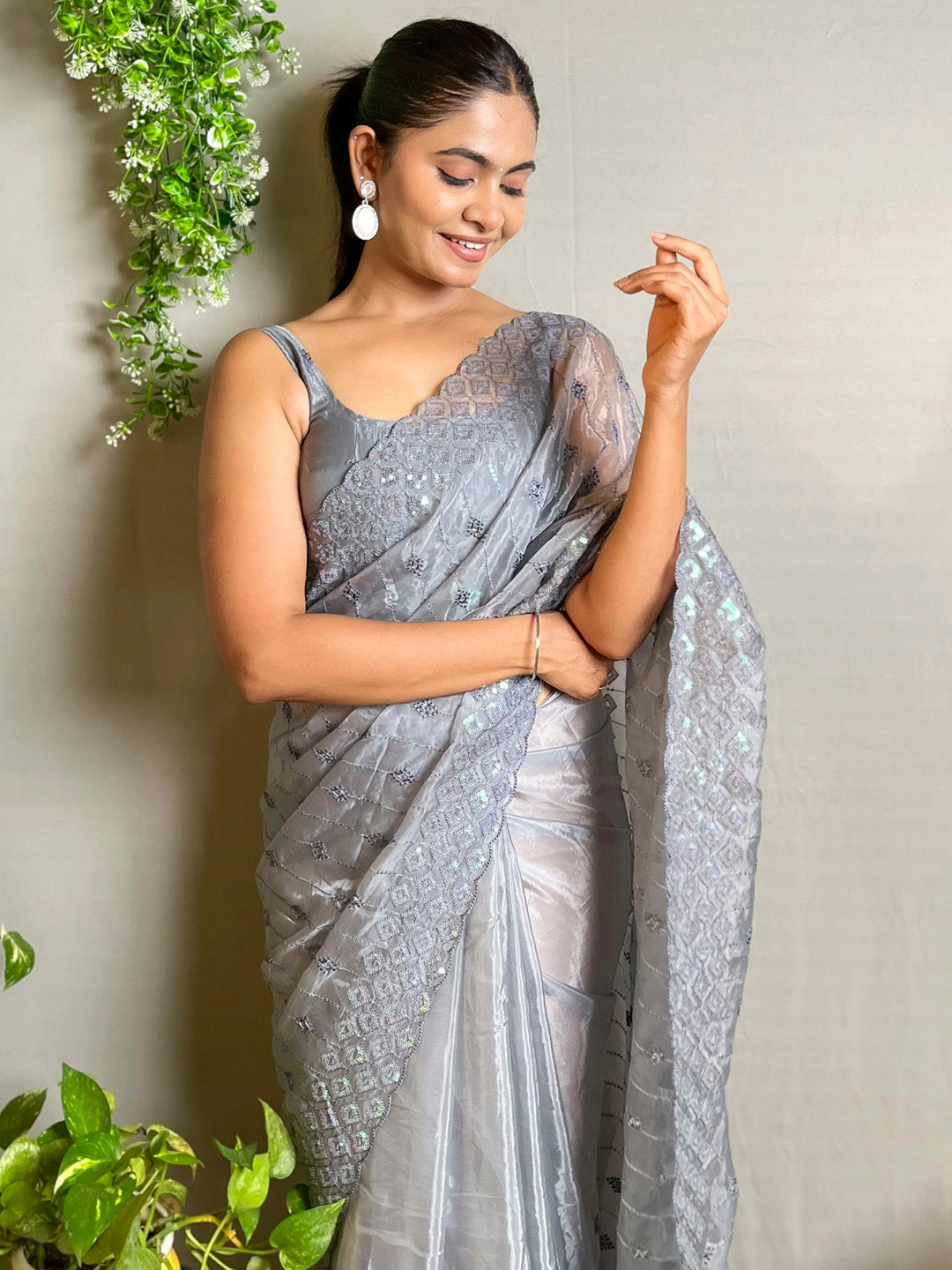 Women's Organza Grey Embellished Designer Saree With Blouse Piece