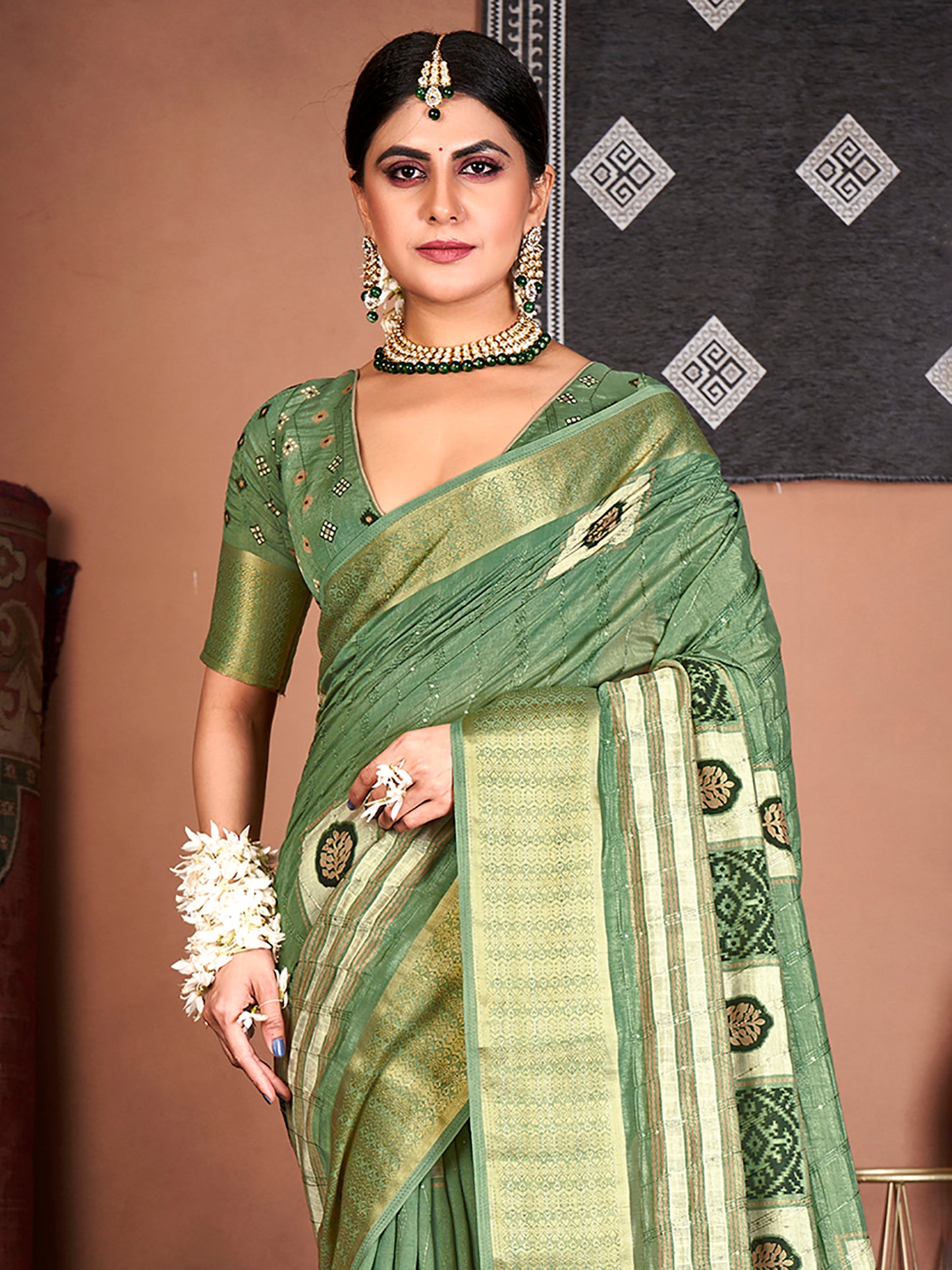 Women's Silk Blend Green Embroidered Designer Saree With Blouse Piece