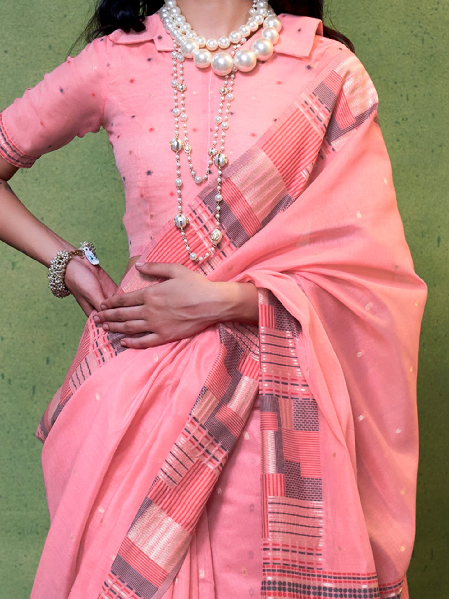 Women's Silk Blend Pink Woven Design Designer Saree With Blouse Piece