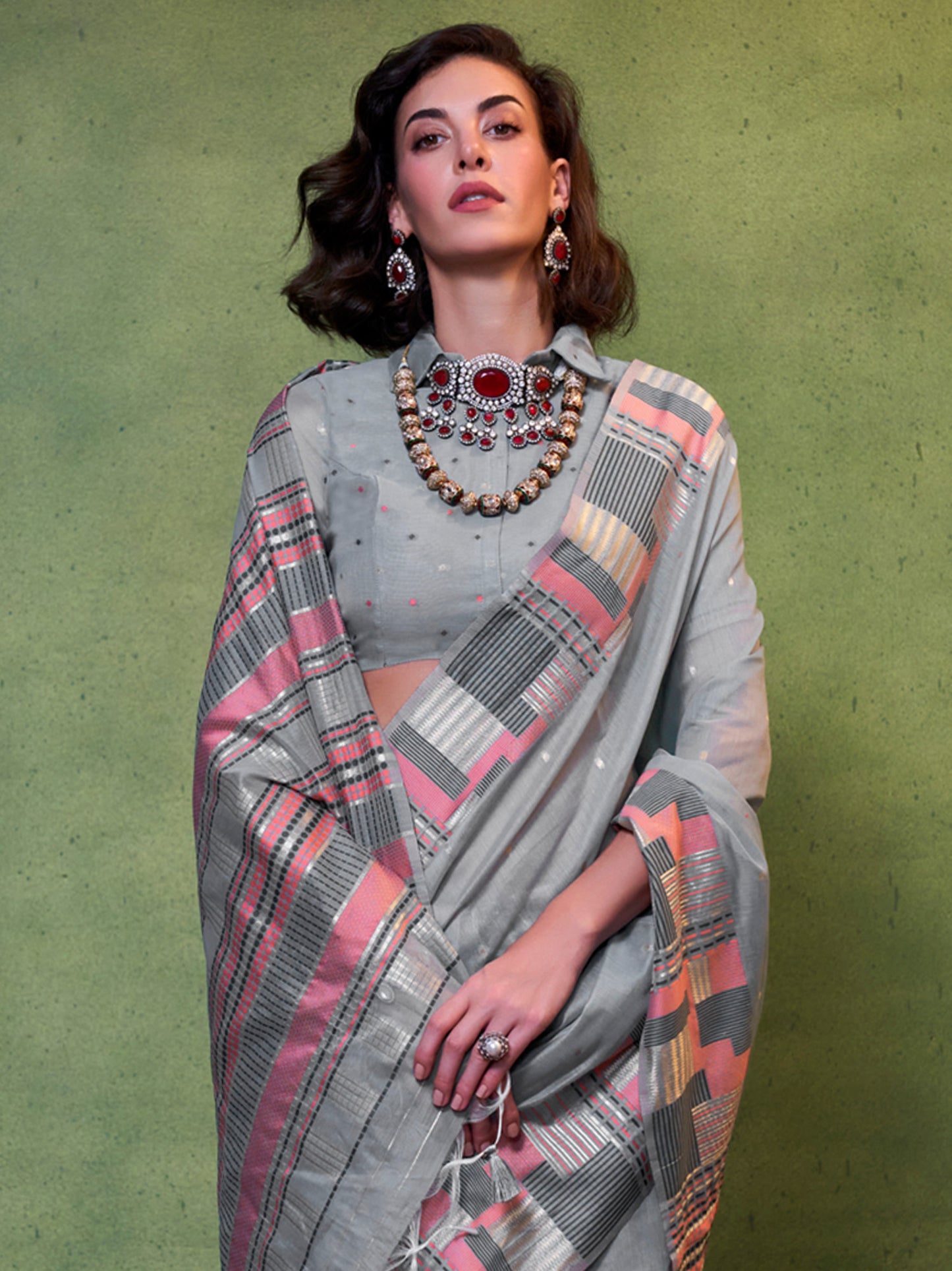 Women's Silk Blend Grey Woven Design Designer Saree With Blouse Piece