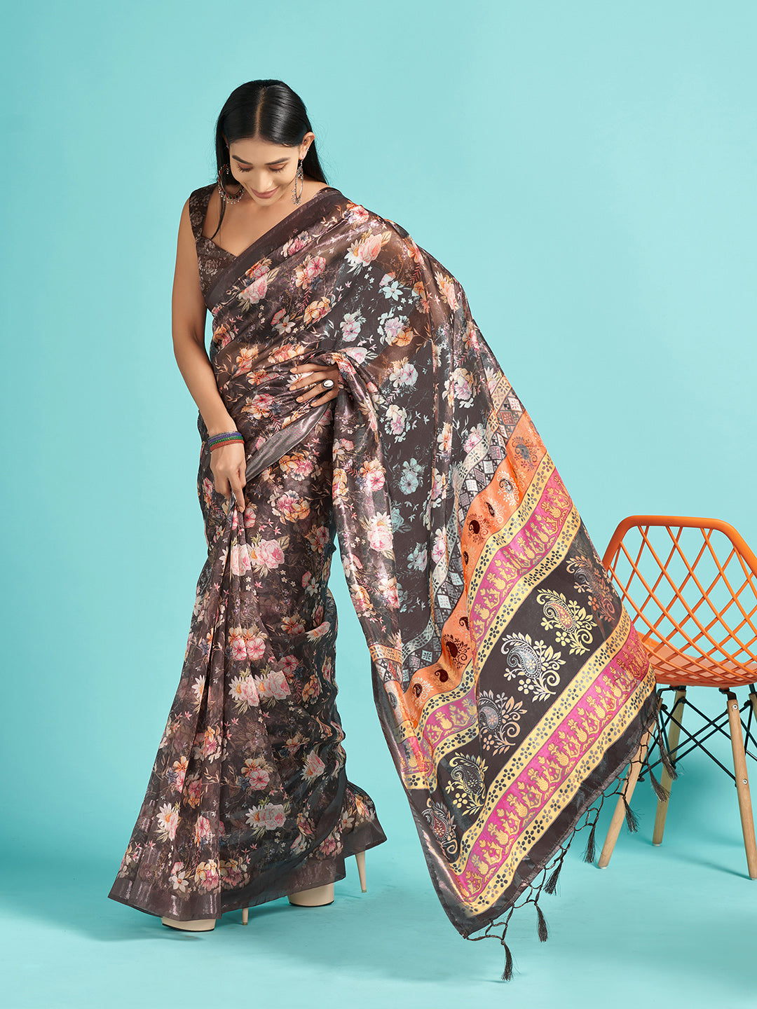Women's Organza Brown Digital Print Designer Saree With Blouse Piece
