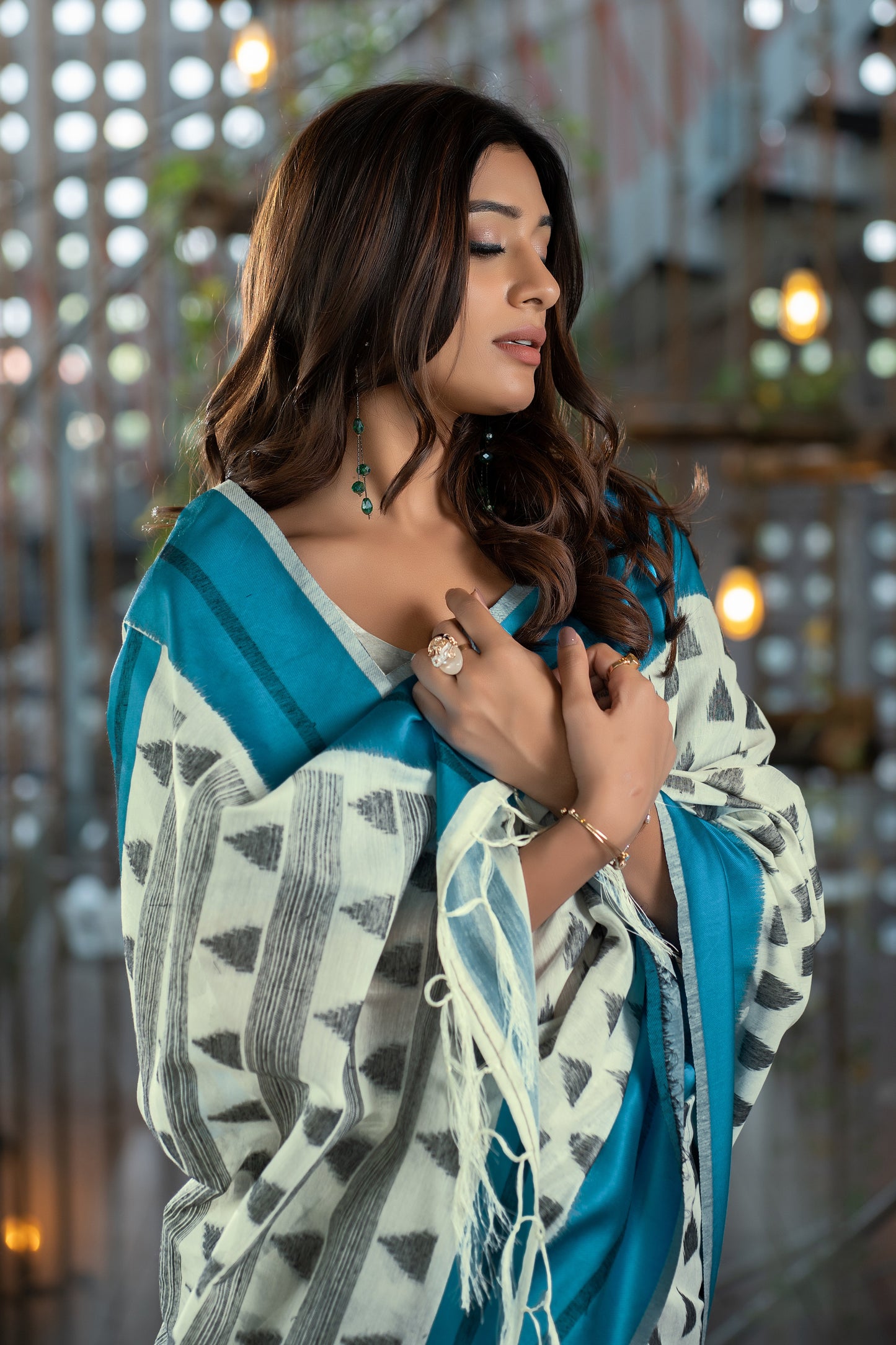 Dhiyona GR Women's Kimaya Cyan Blue Soft Cotton Block Woven Design Saree