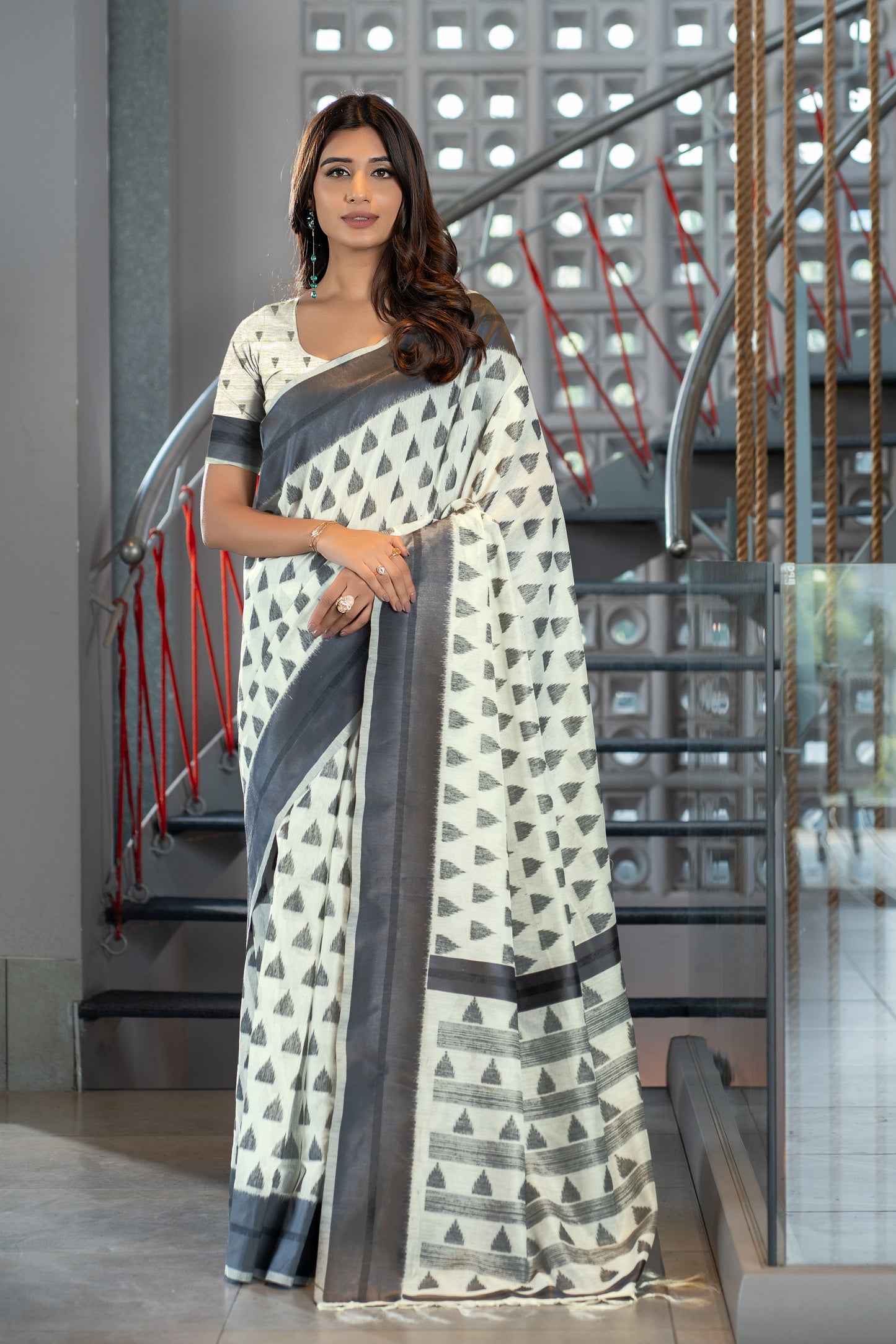 Dhiyona GR Women's Kimaya Dolphin Grey Soft Cotton Block Woven Design Saree