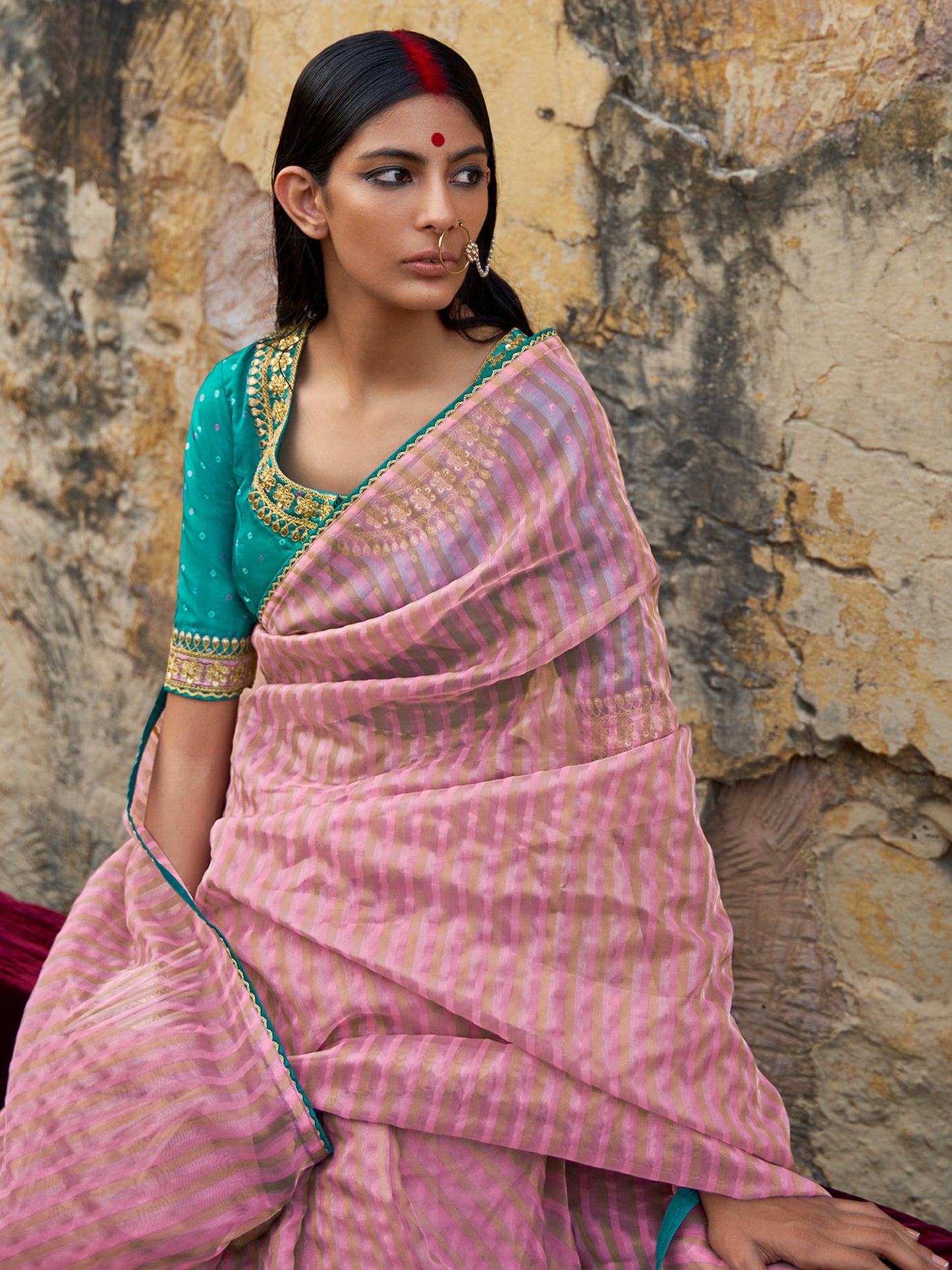 Women's Organza Mauve Embellished Designer Saree With Blouse Piece