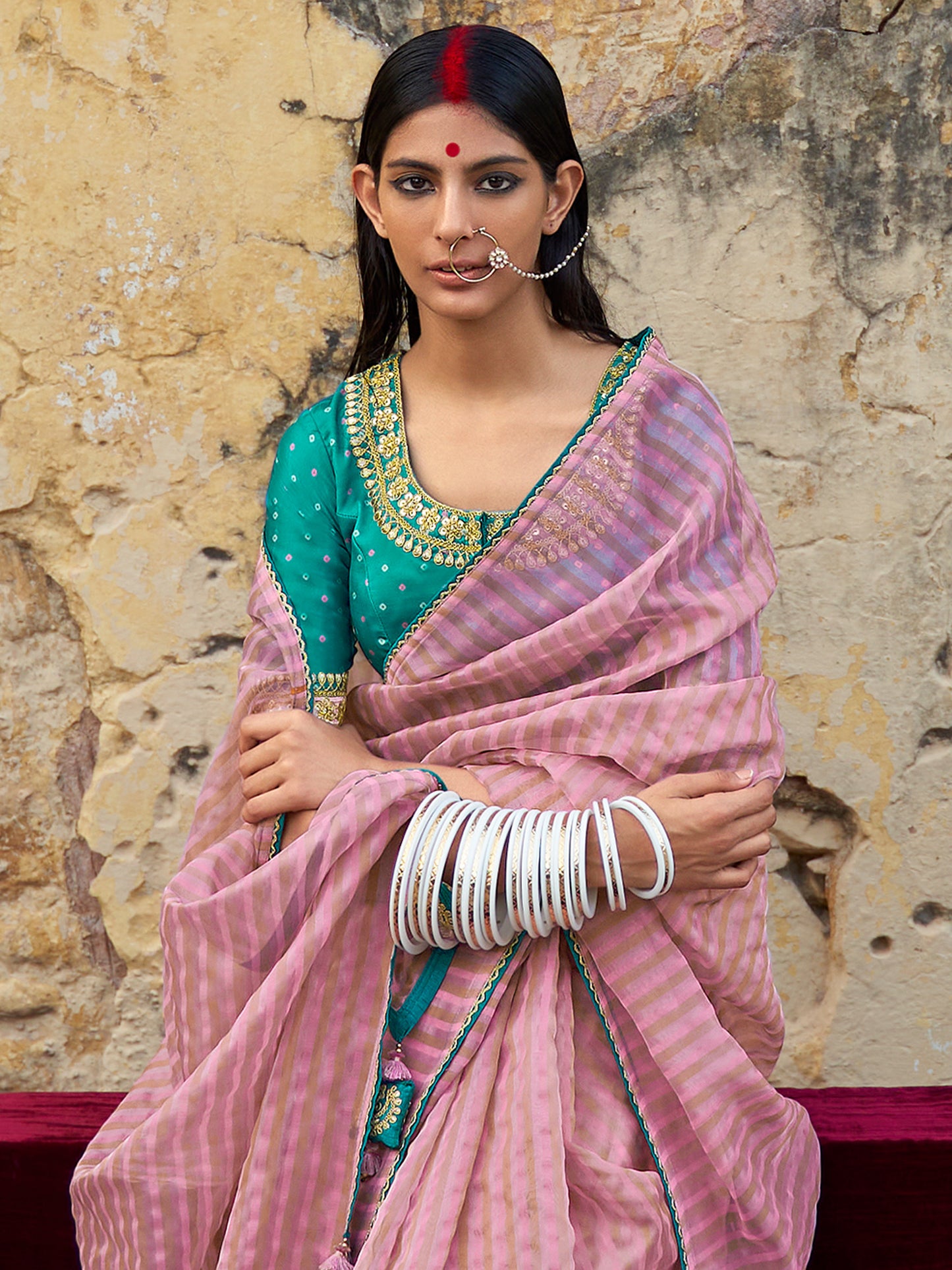 Women's Organza Mauve Embellished Designer Saree With Blouse Piece