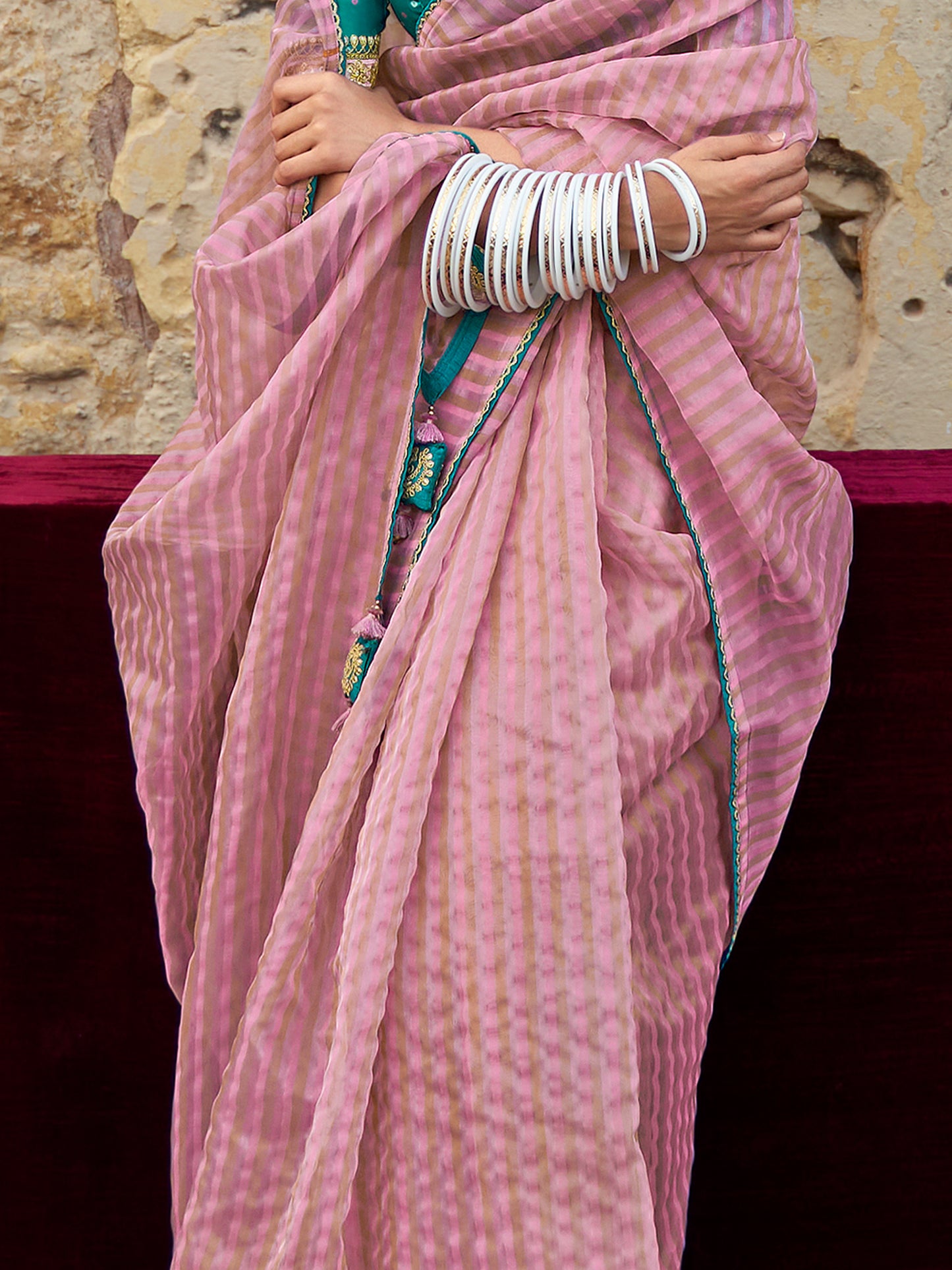 Women's Organza Mauve Embellished Designer Saree With Blouse Piece