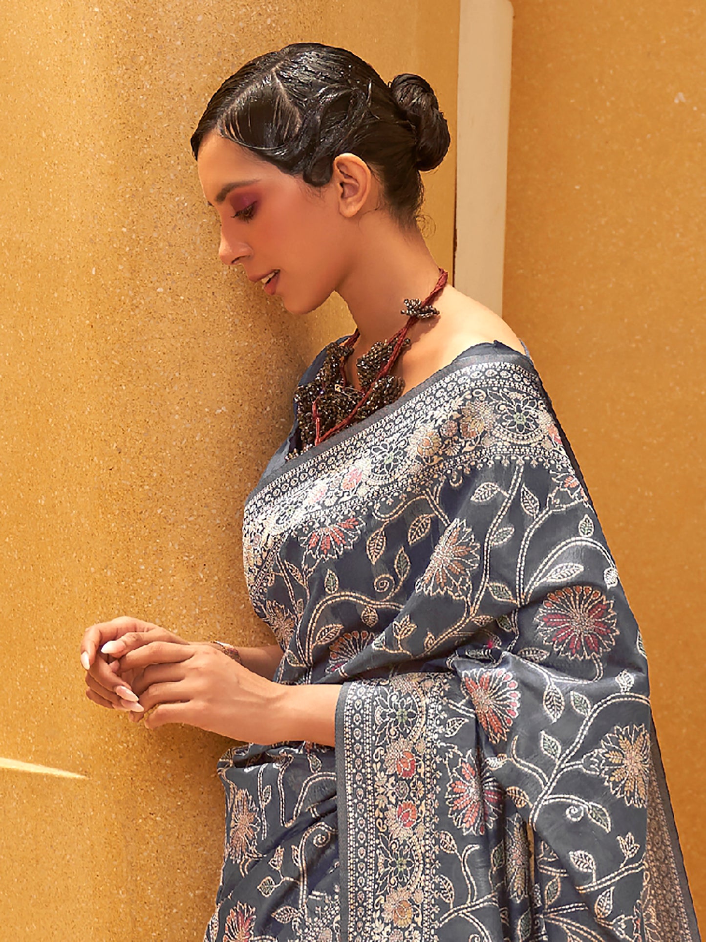 Women's Silk Blend Grey Woven Design Designer Saree With Blouse Piece