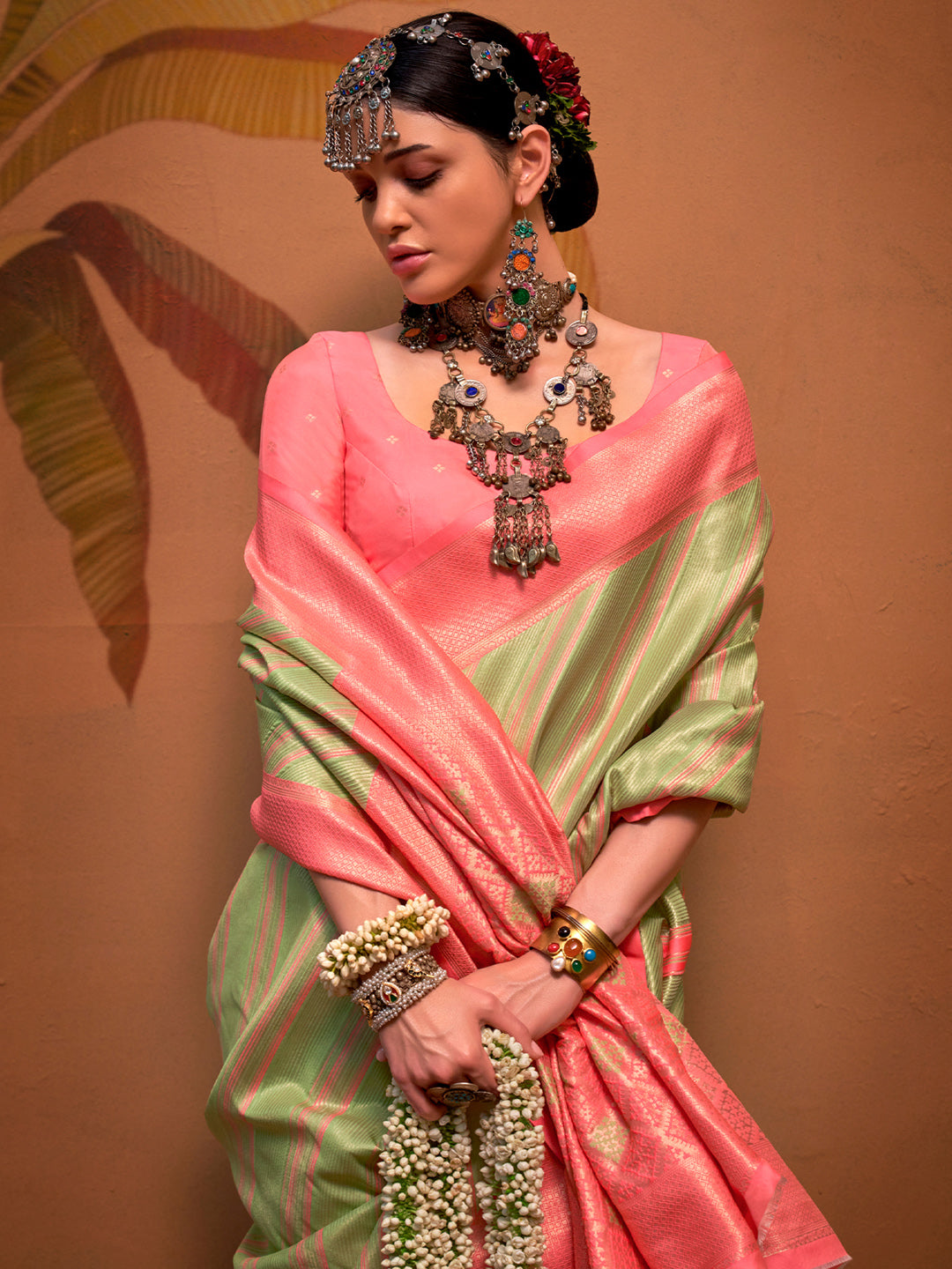Women's Silk Blend Pink Woven Design Designer Saree With Blouse Piece