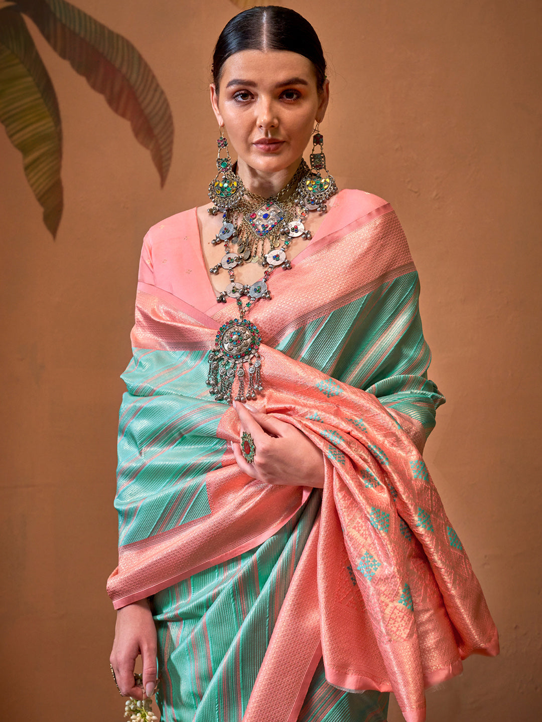 Women's Silk Blend Pink Woven Design Designer Saree With Blouse Piece