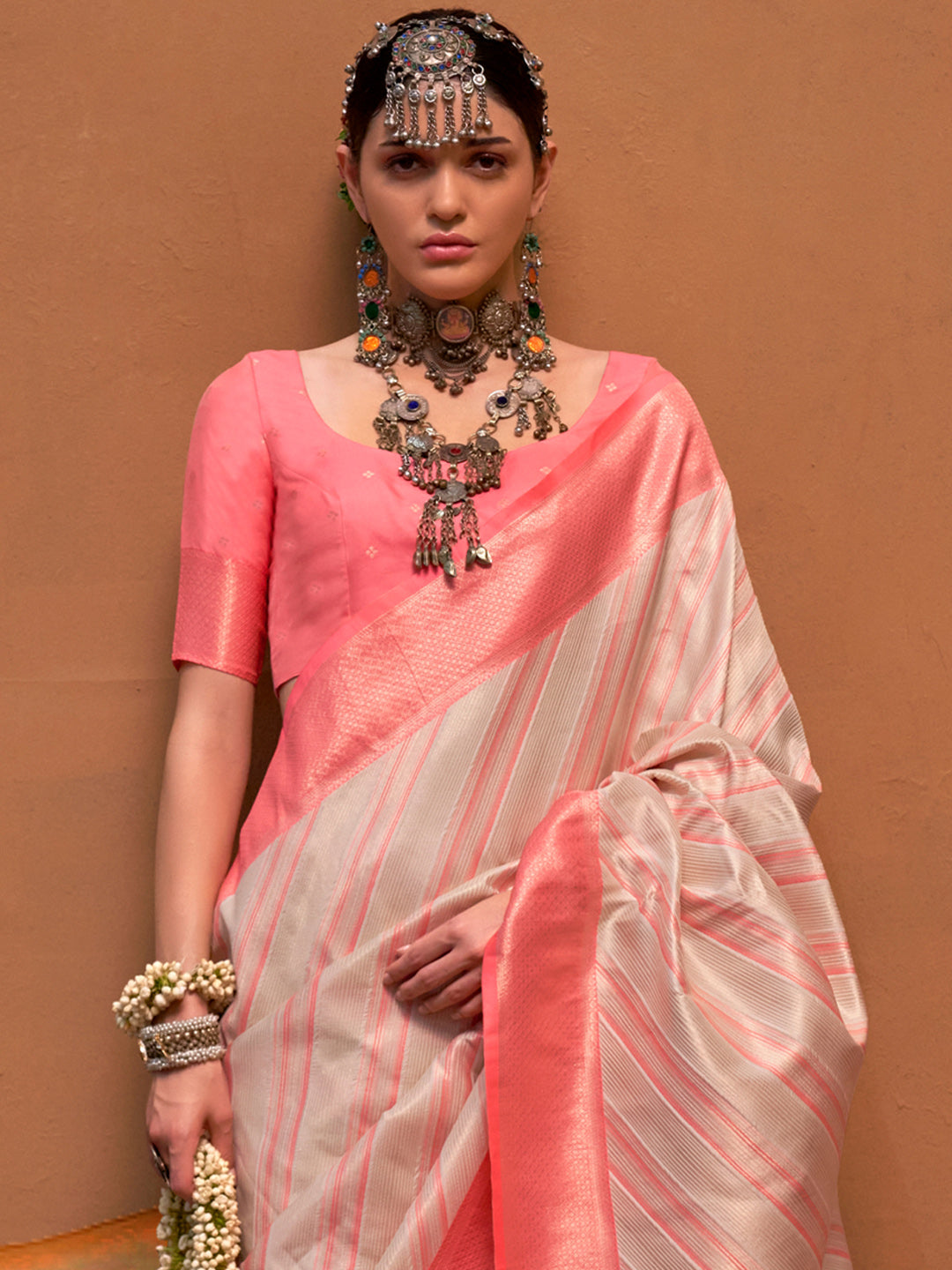 Women's Silk Blend Pink Woven Design Designer Saree With Blouse Piece