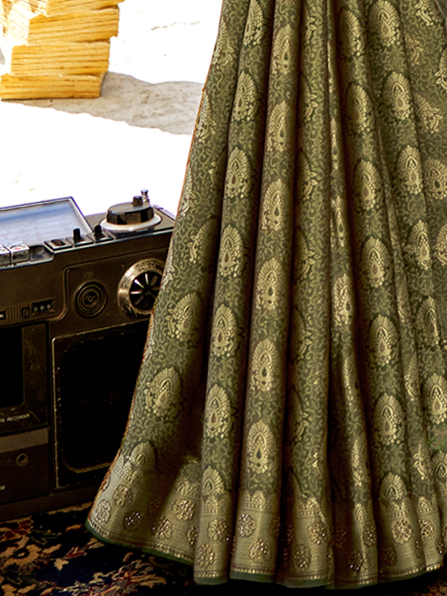 Women's Pure Silk Olive Woven Design Designer Saree With Blouse Piece