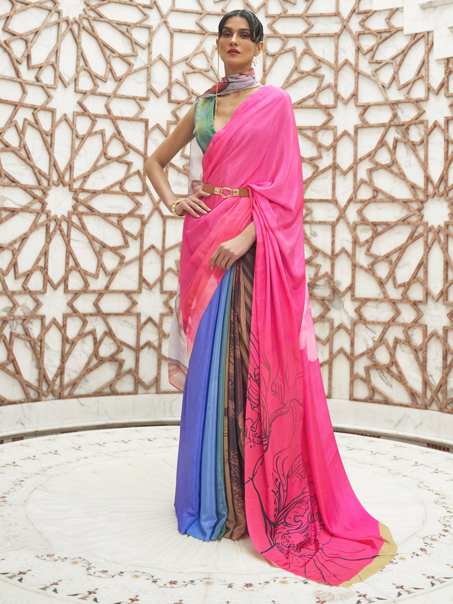 Women's Crepe Pink Digital Print Celebrity Saree With Blouse Piece