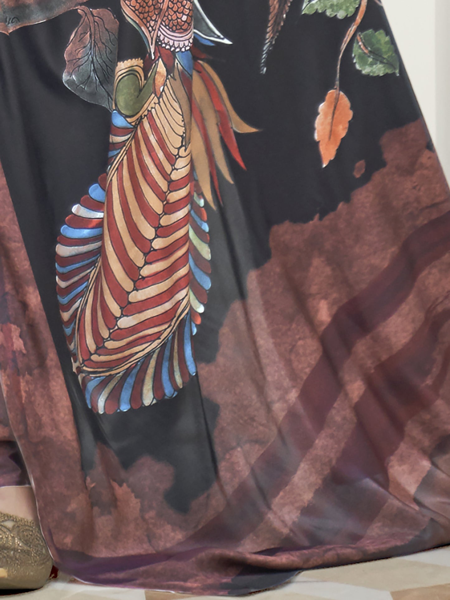 Women's Crepe Black Digital Print Celebrity Saree With Blouse Piece