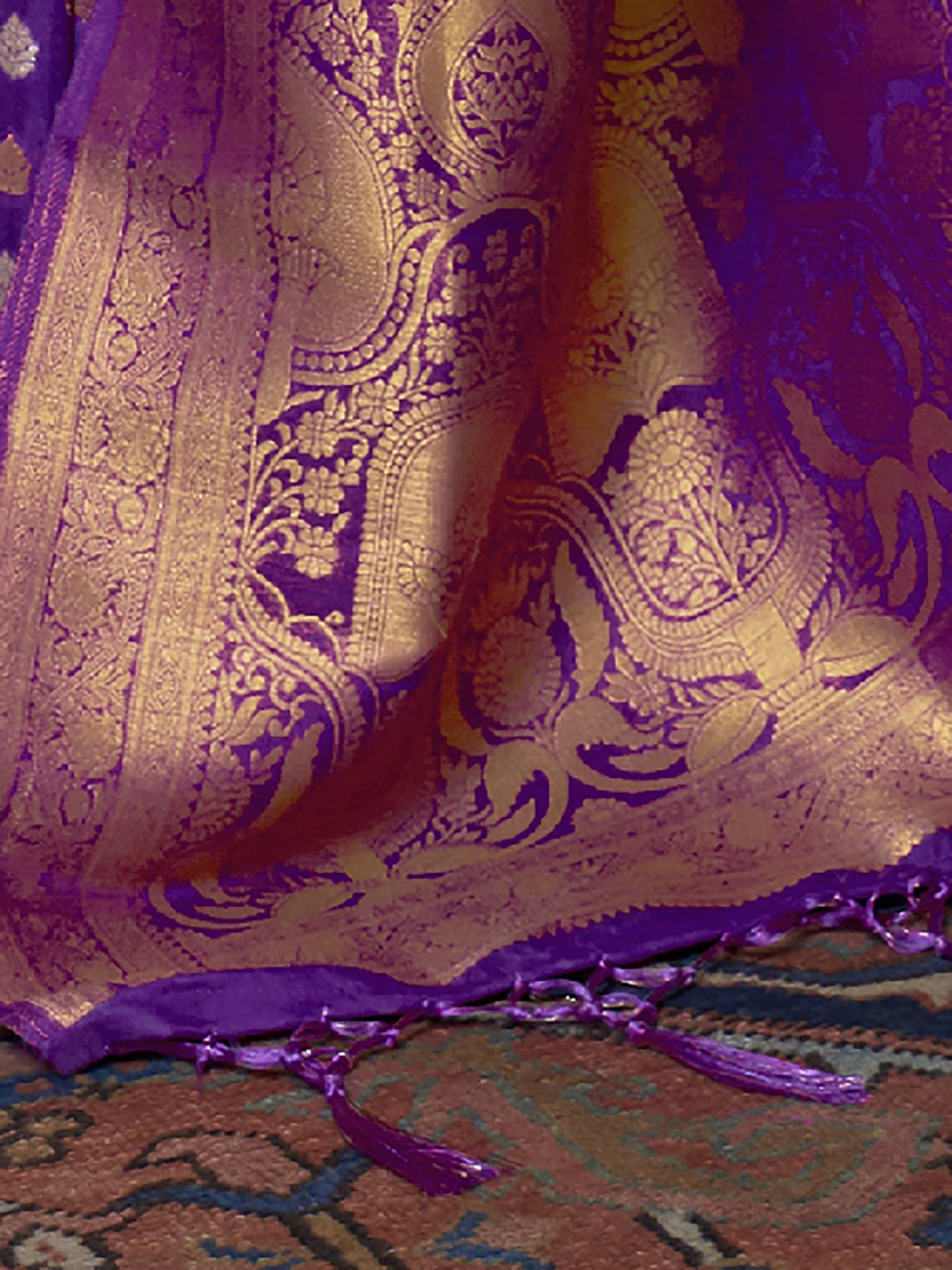 Women's Silk Blend Purple Woven Design Designer Saree With Blouse Piece