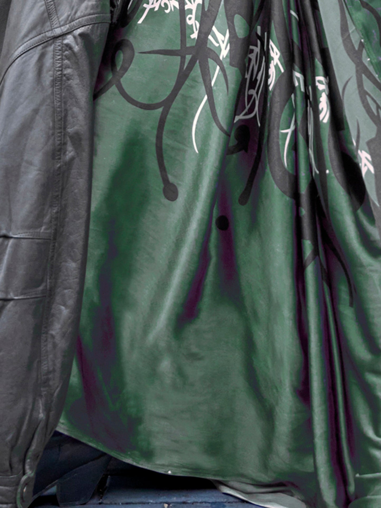 Women's Satin Green Printed Designer Saree With Blouse Piece