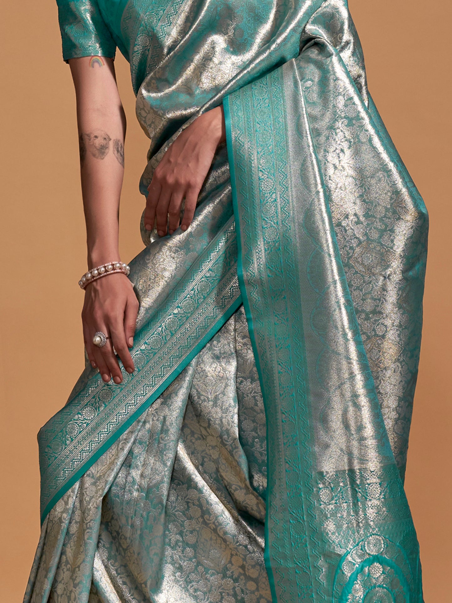Women's Kanjeevaram Silk Light Blue Woven Design Designer Saree With Blouse Piece