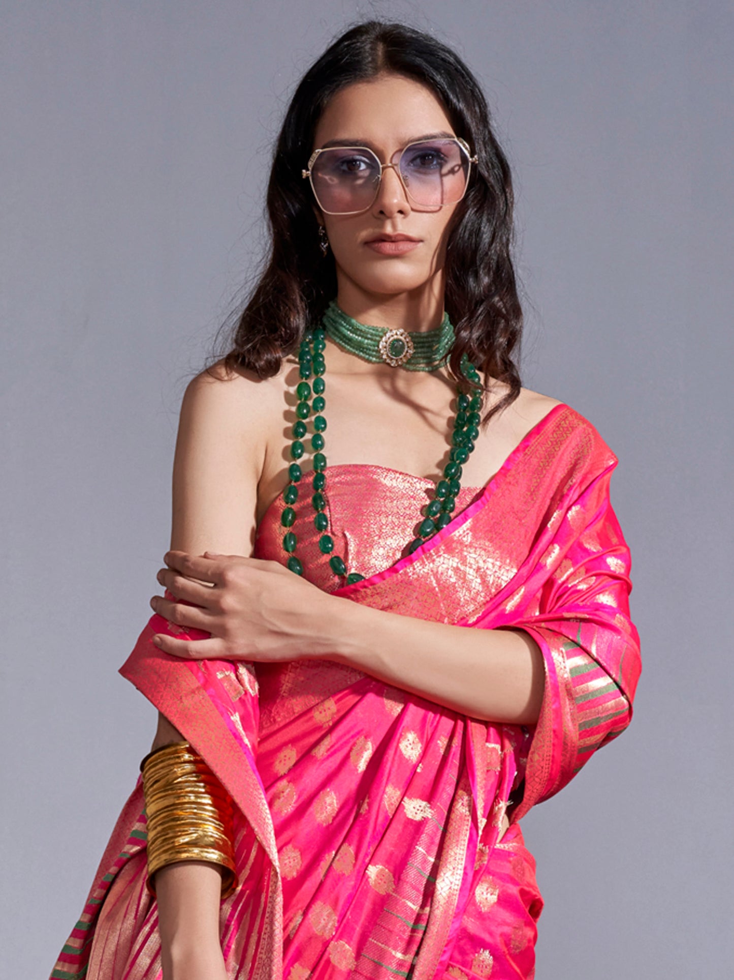 Women's Silk Blend Pink Woven Design Handloom Saree With Blouse Piece