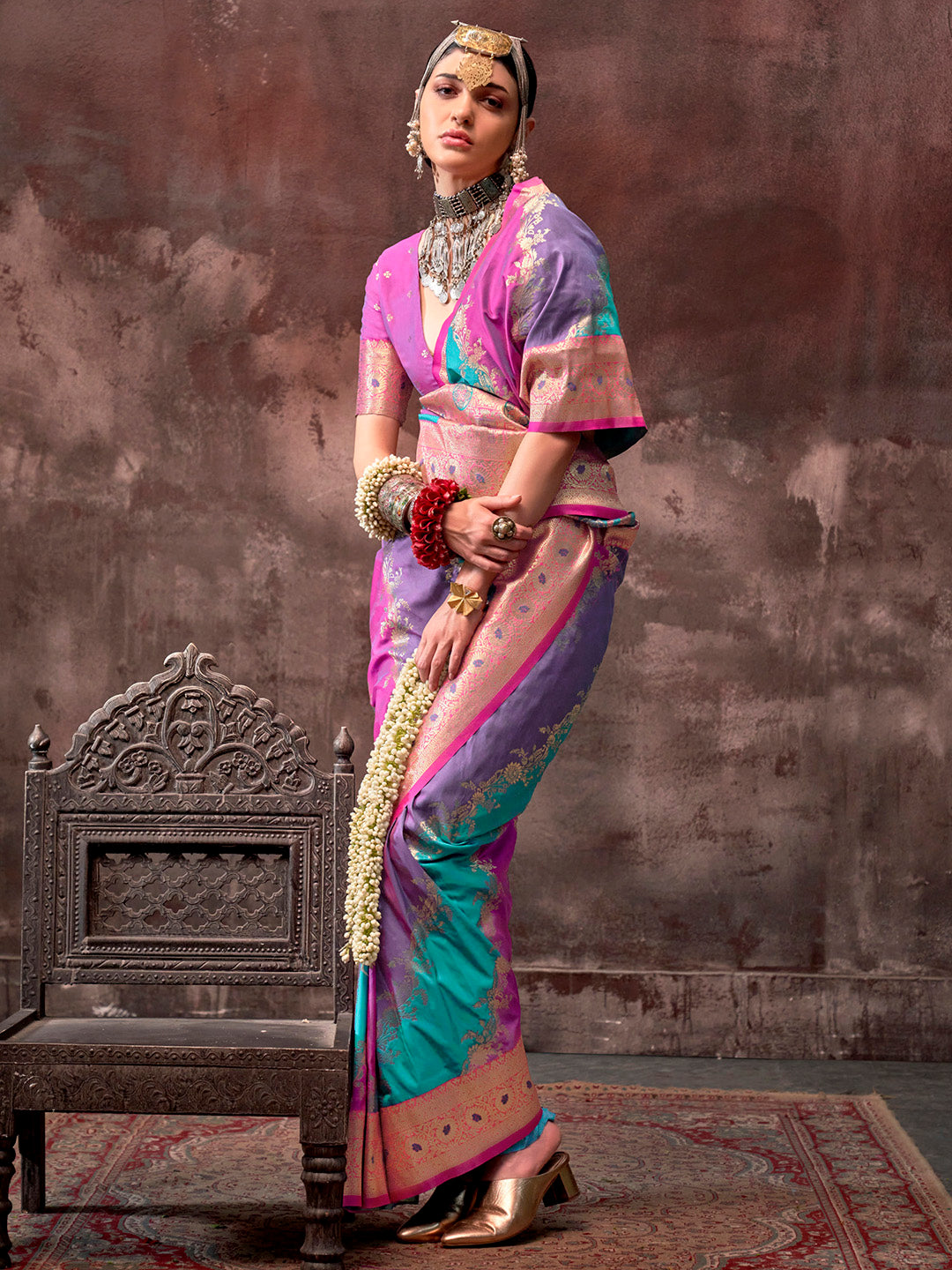 Women's Silk Blend Pink Woven Design Designer Saree With Blouse Piece