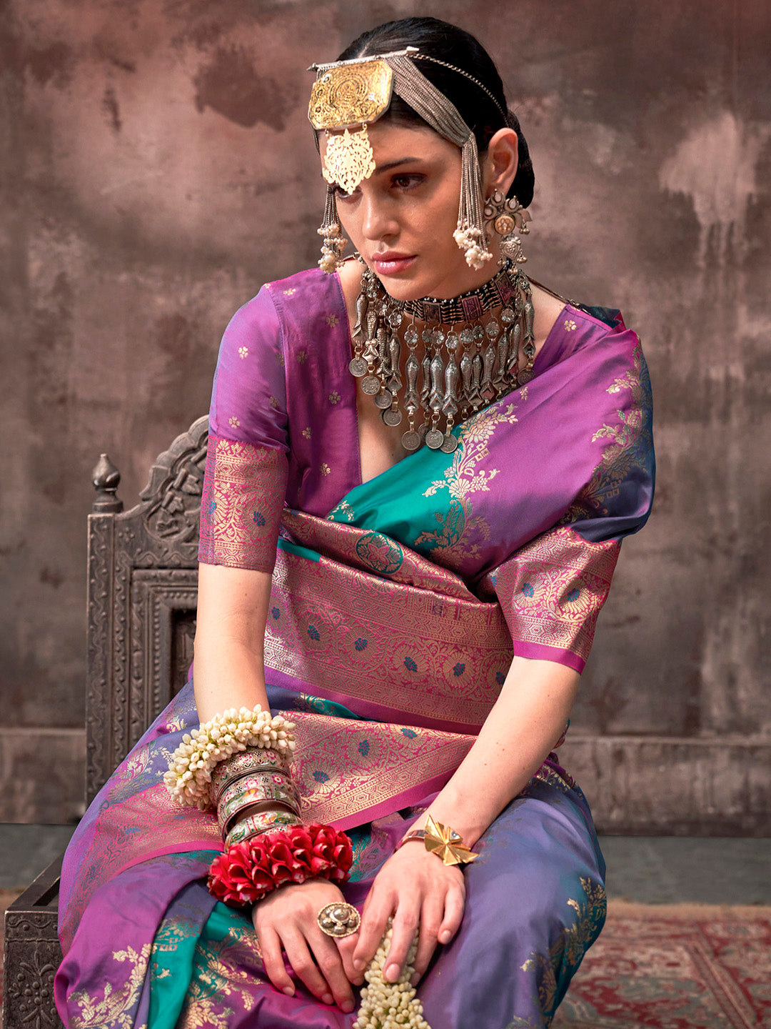 Women's Silk Blend Pink Woven Design Designer Saree With Blouse Piece