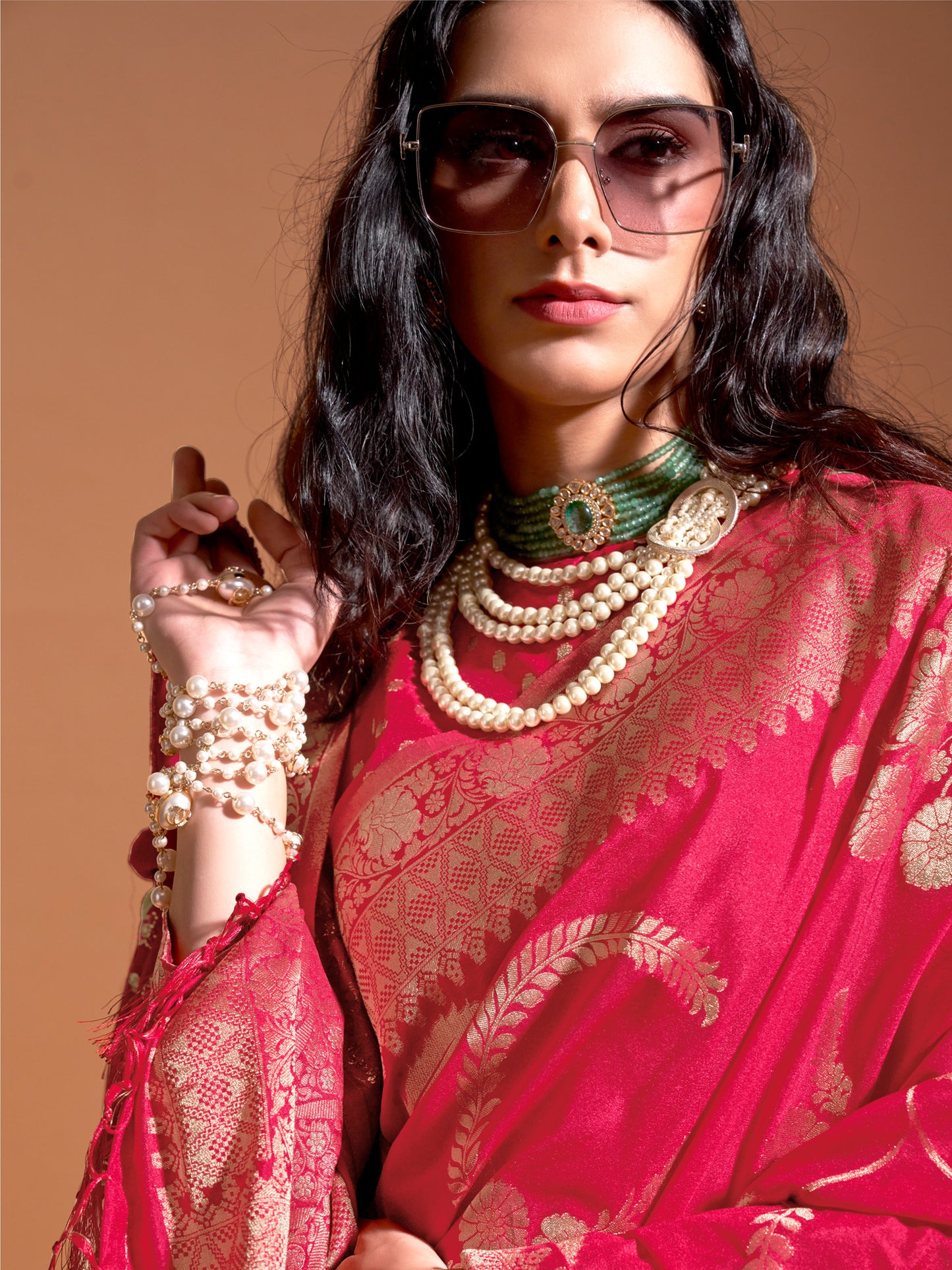 Women's Georgette Pink Woven Design Designer Saree With Blouse Piece