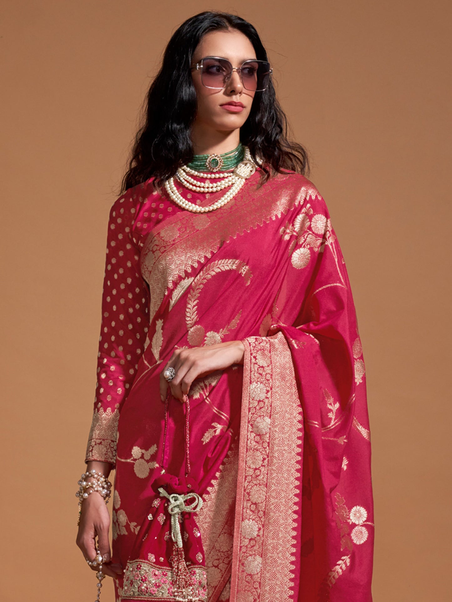 Women's Georgette Pink Woven Design Designer Saree With Blouse Piece