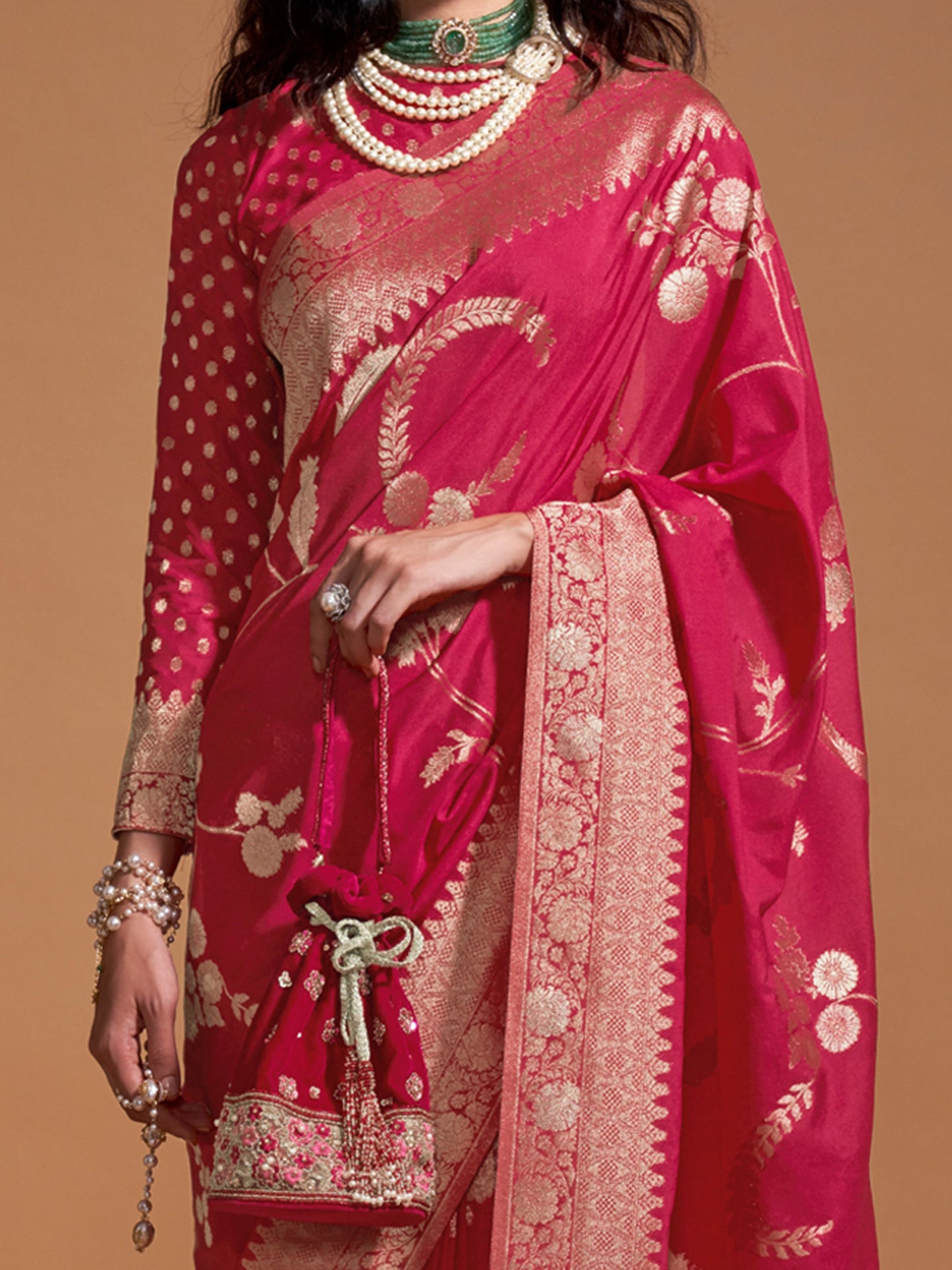 Women's Georgette Pink Woven Design Designer Saree With Blouse Piece
